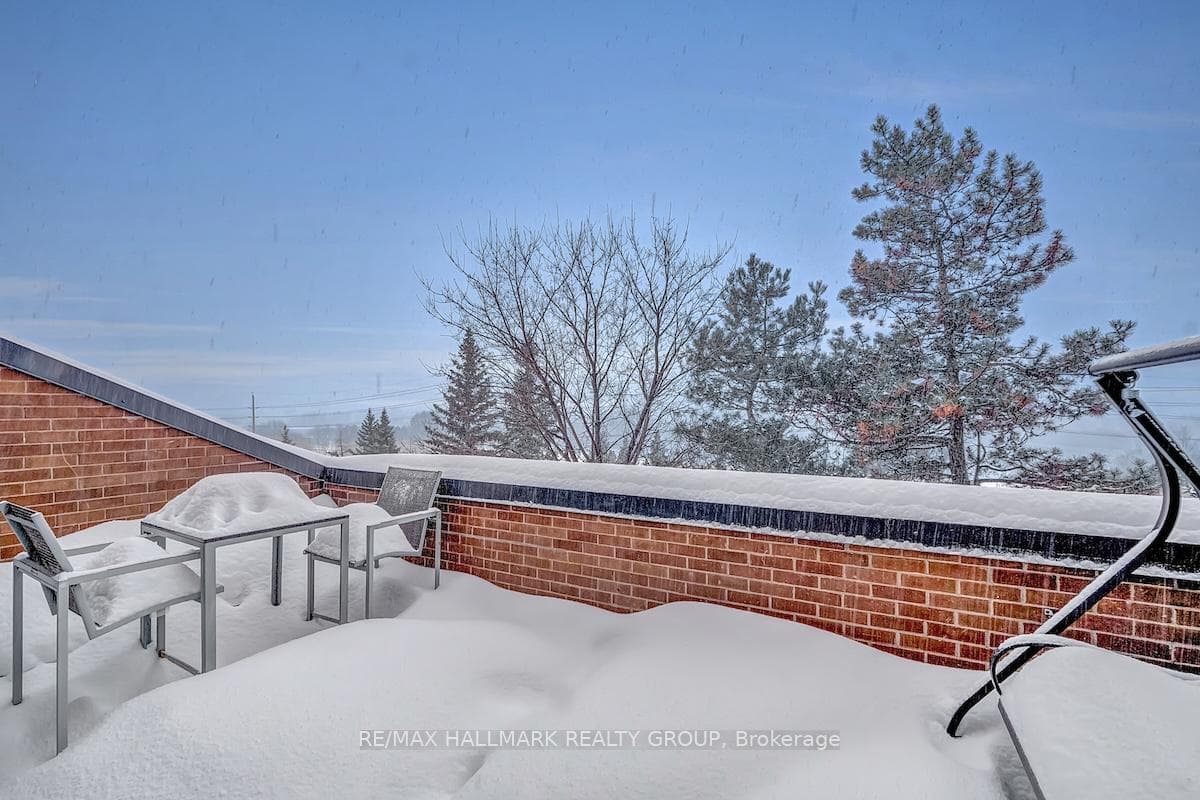 515 St Laurent Boulevard Unit 330 photo 29