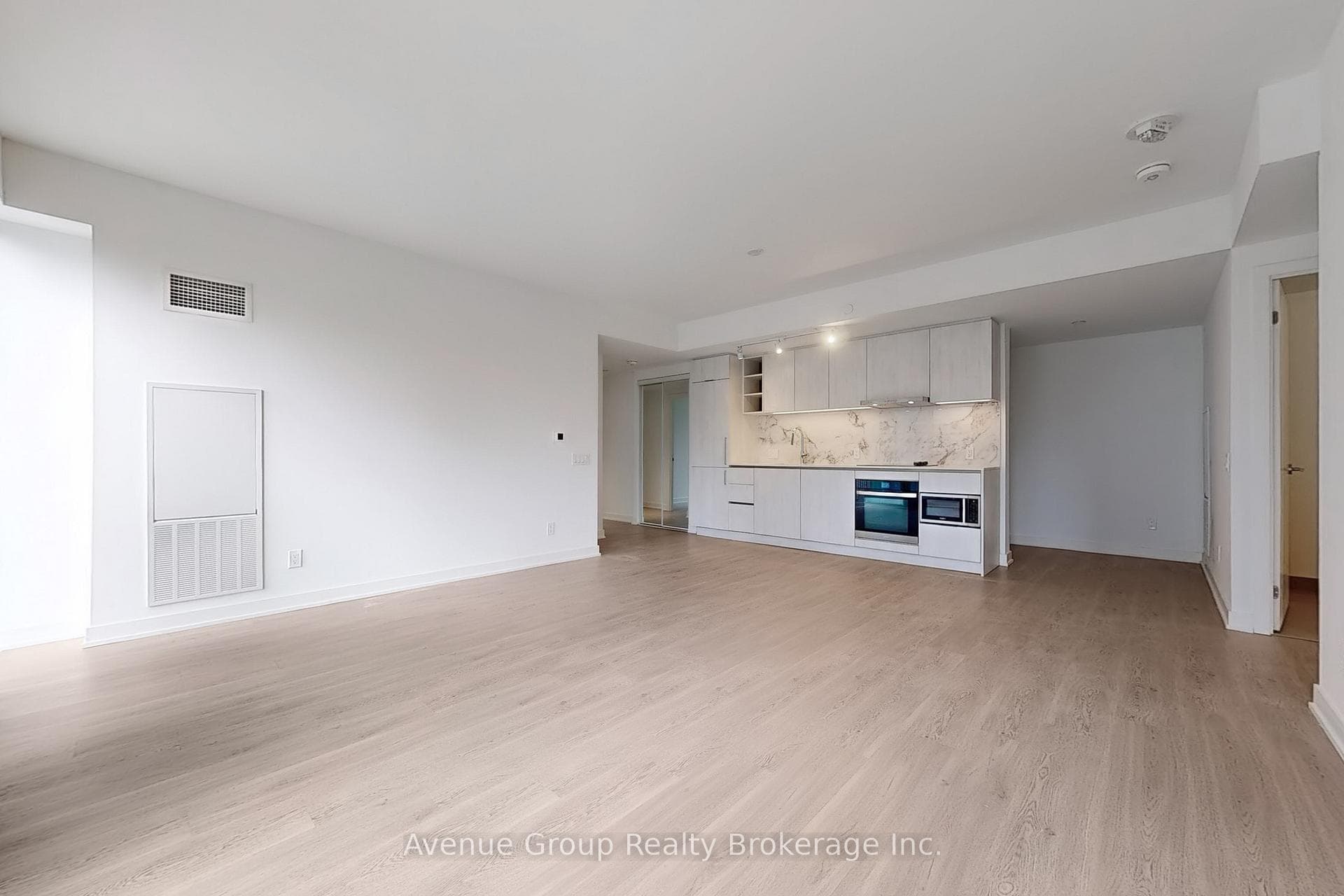 8 Wellesley Street Unit 708 photo 8