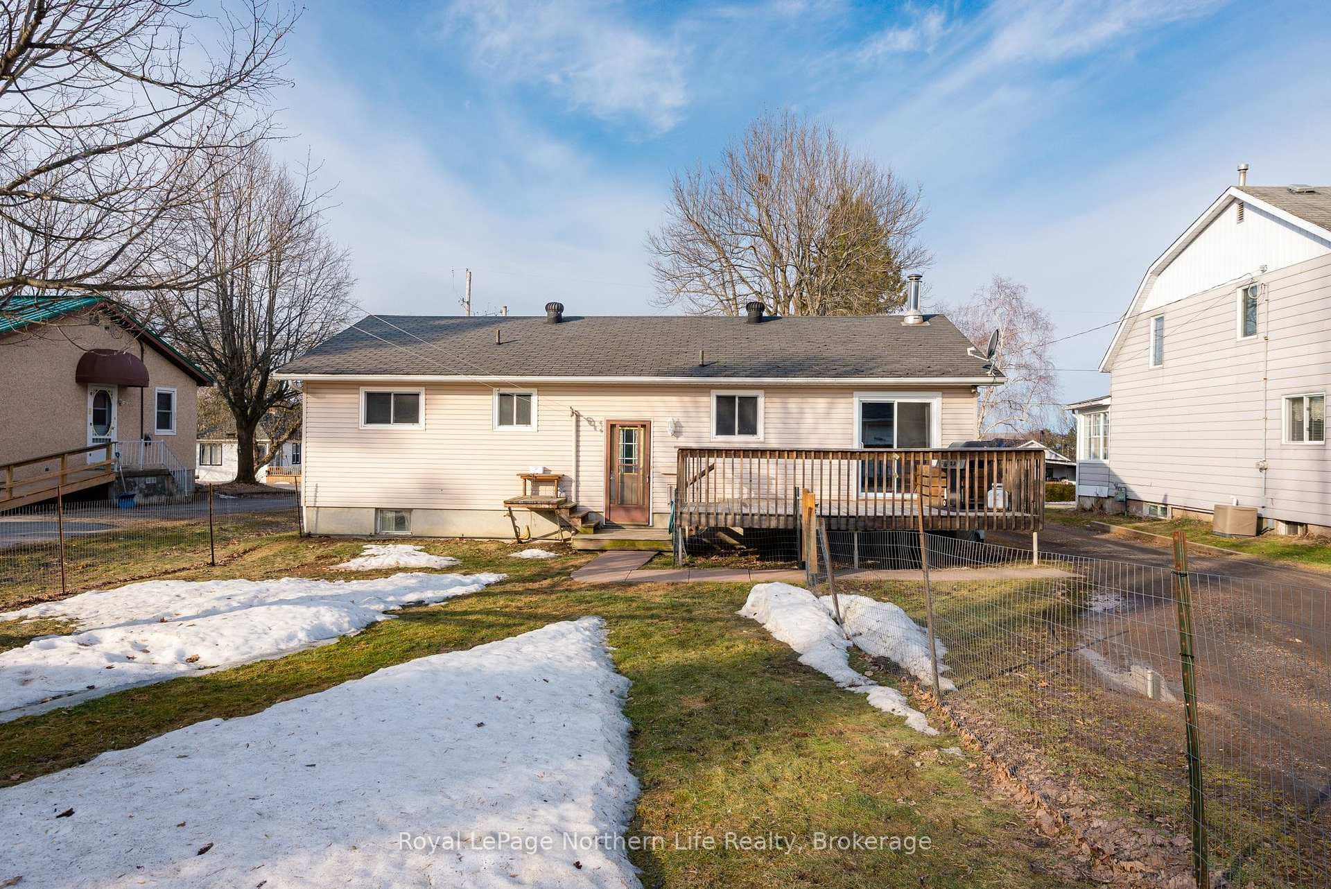 374 Bridge Avenue photo 37