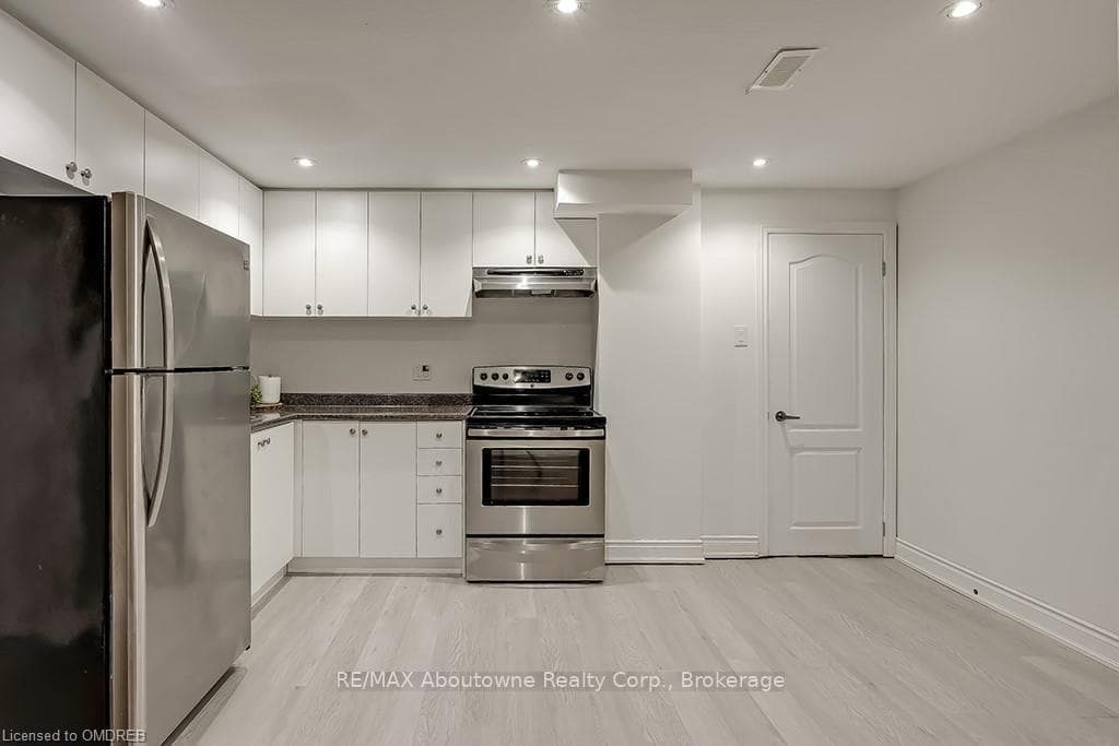 640 WEYNWAY Court photo 36