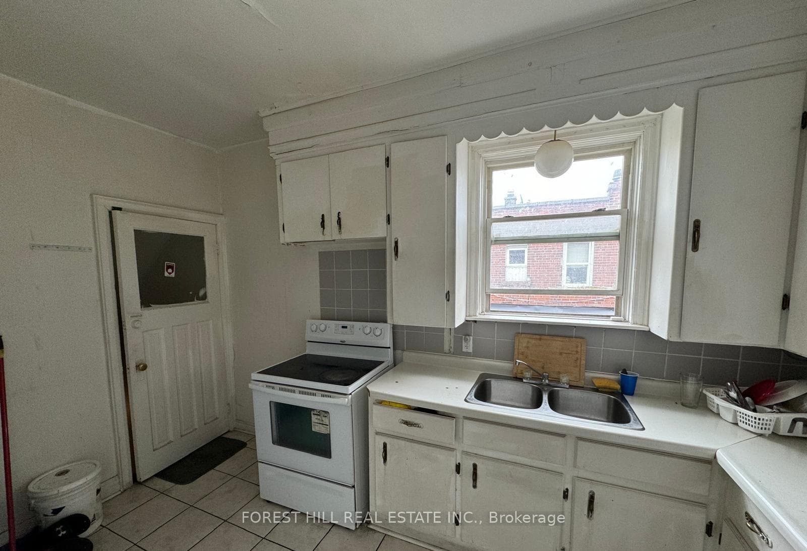 745 Barton Street Unit Room 2 Second Floor photo 2