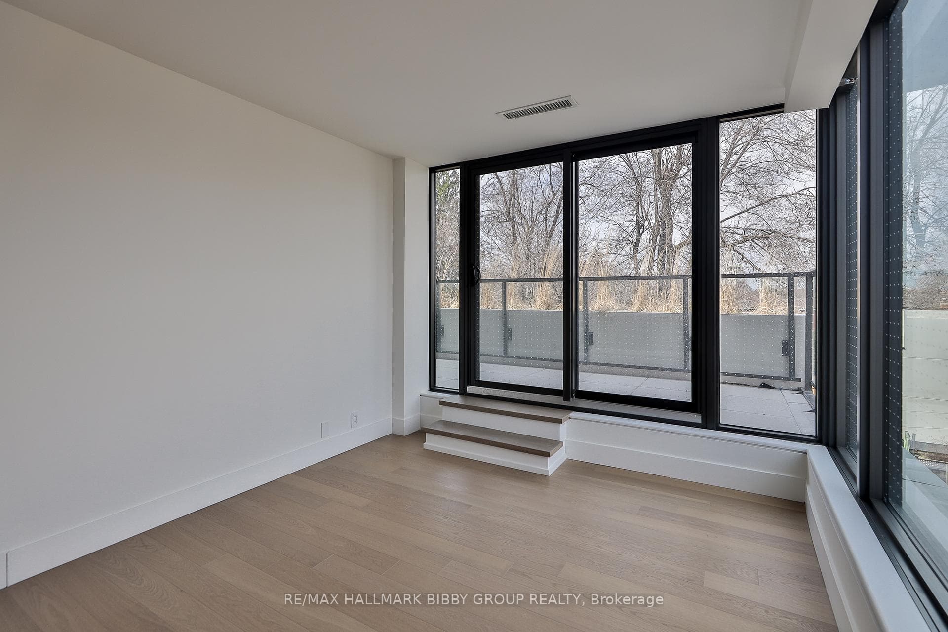 1414 Bayview Avenue Unit 310 photo 22