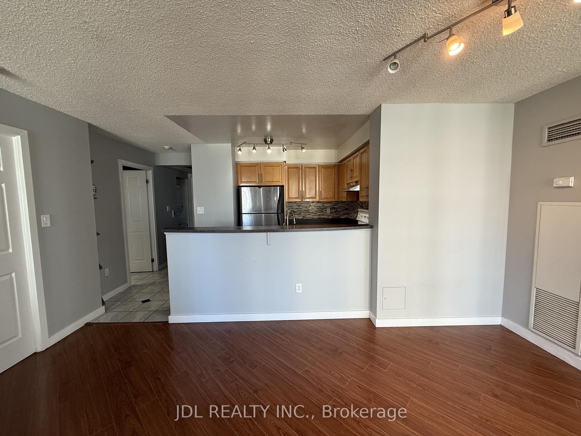 23 Lorraine Drive Unit 1012 photo 13