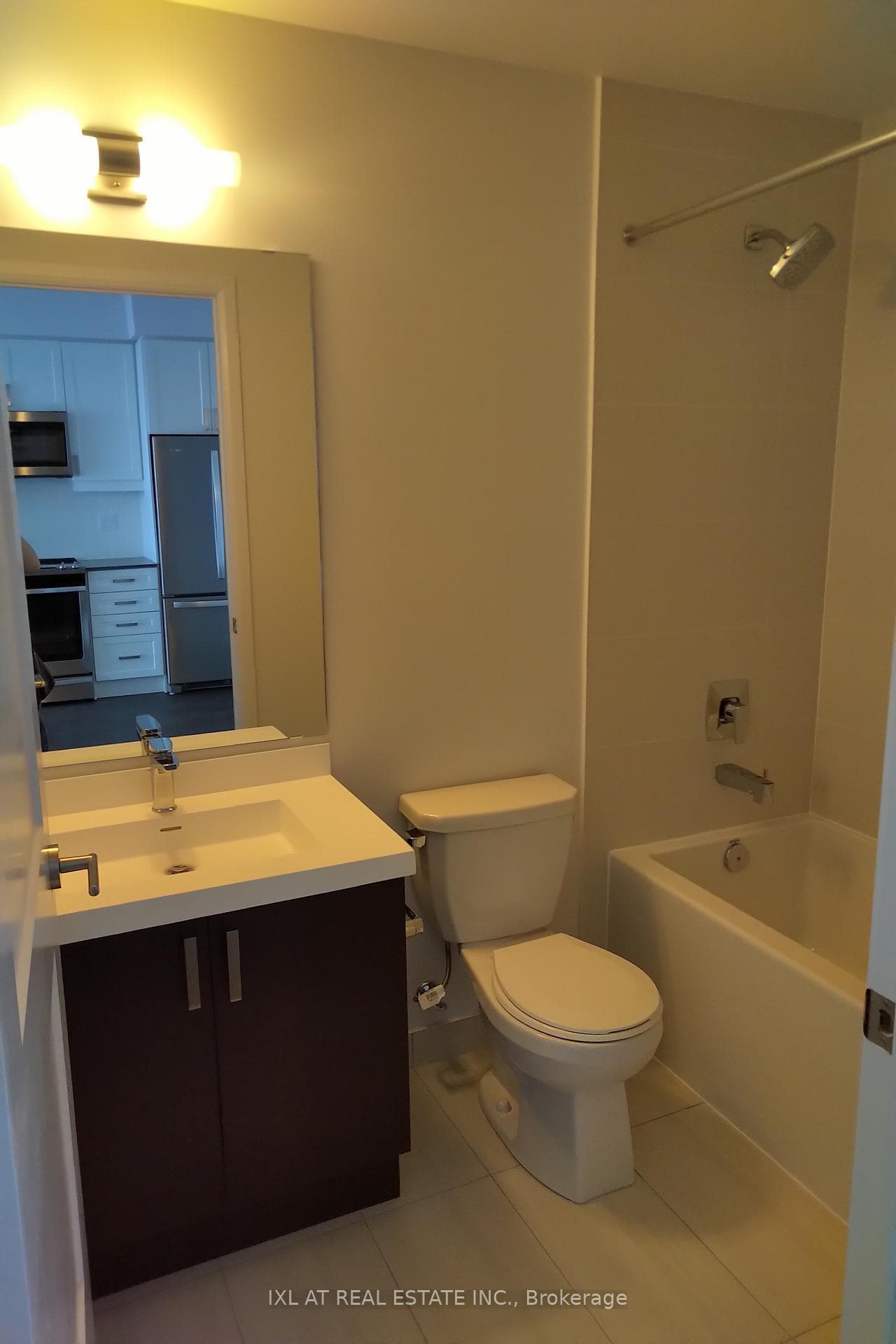 7895 Jane Street Unit 2818 photo 3