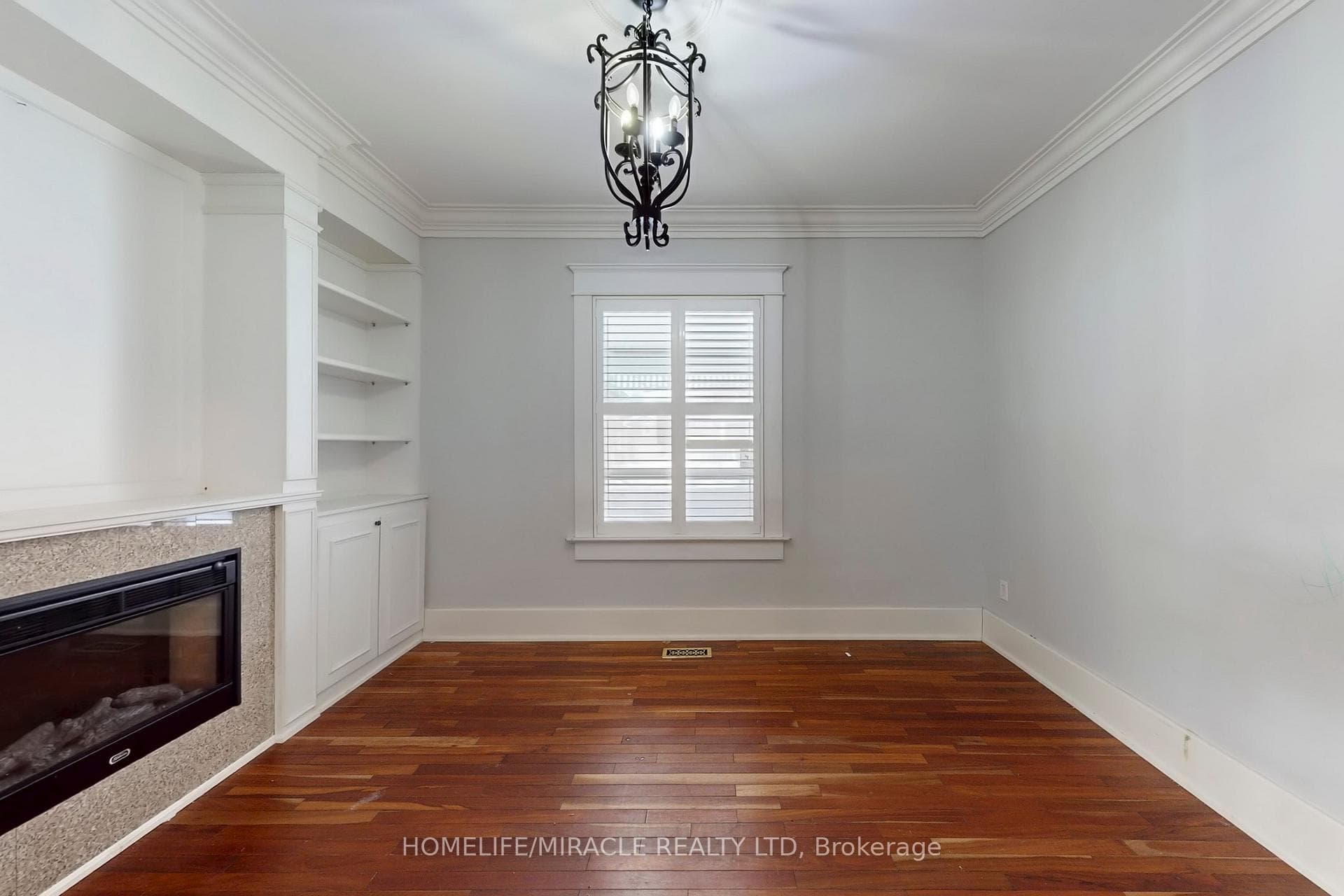 99 Adelaide Avenue photo 8