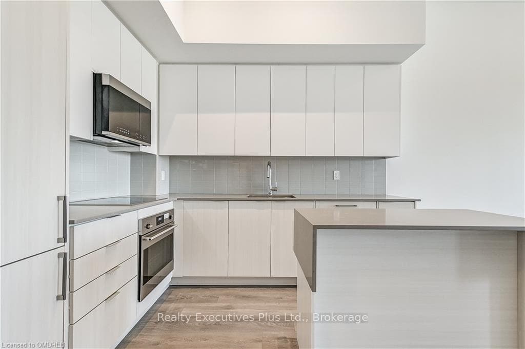 2481 TAUNTON ROAD Road Unit 405 photo 15