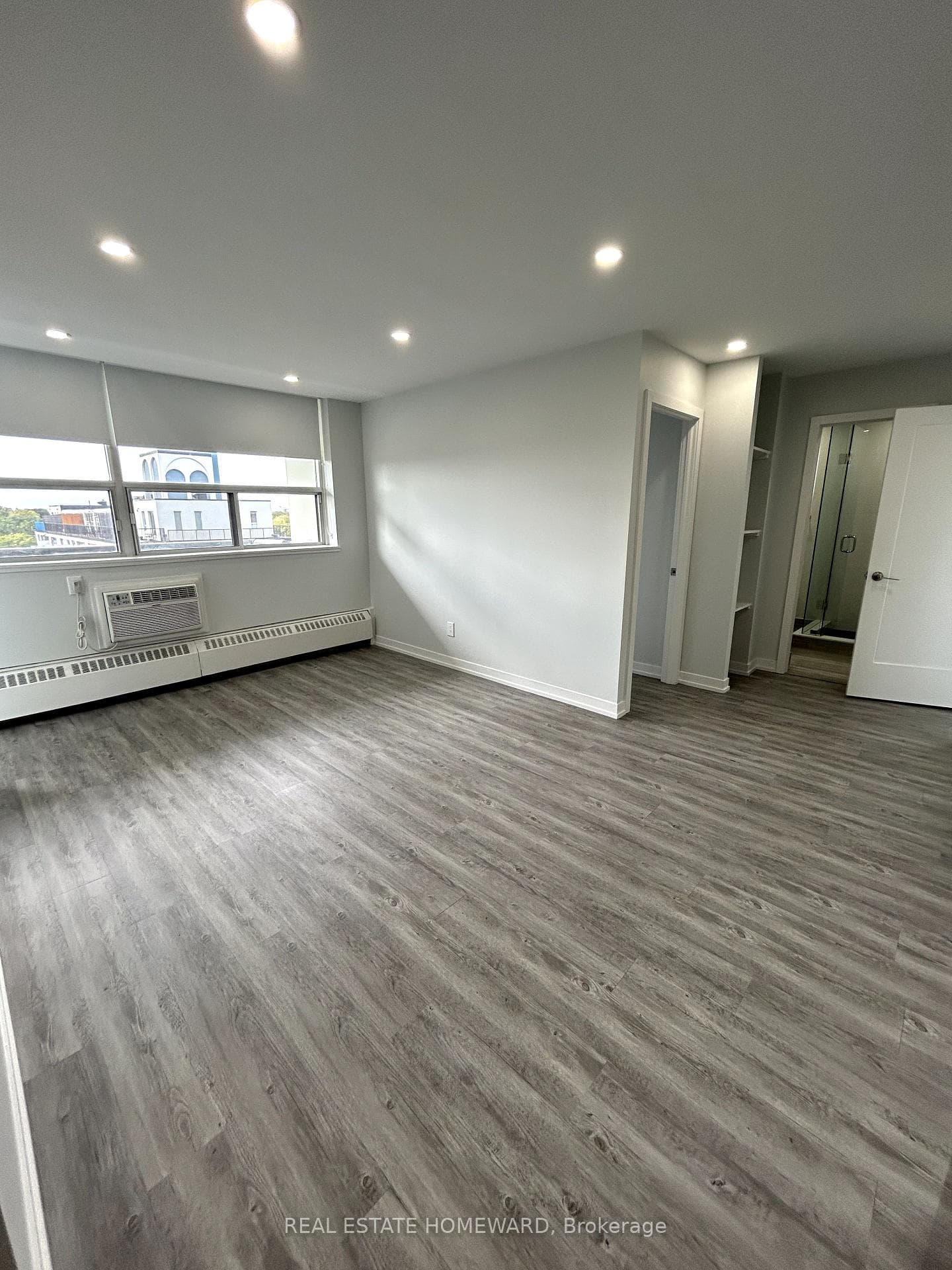 15 Walmer Road Unit 508 photo 2