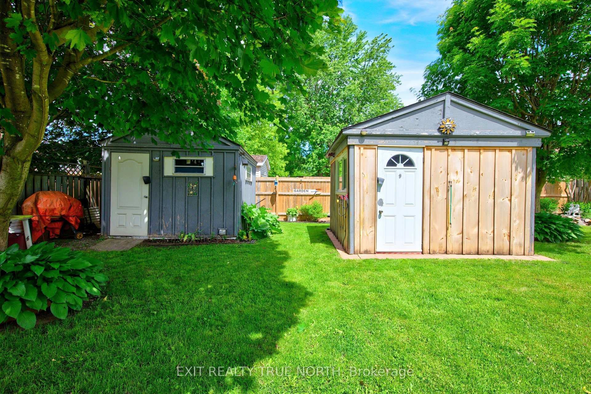 320 Yonge Street photo 23