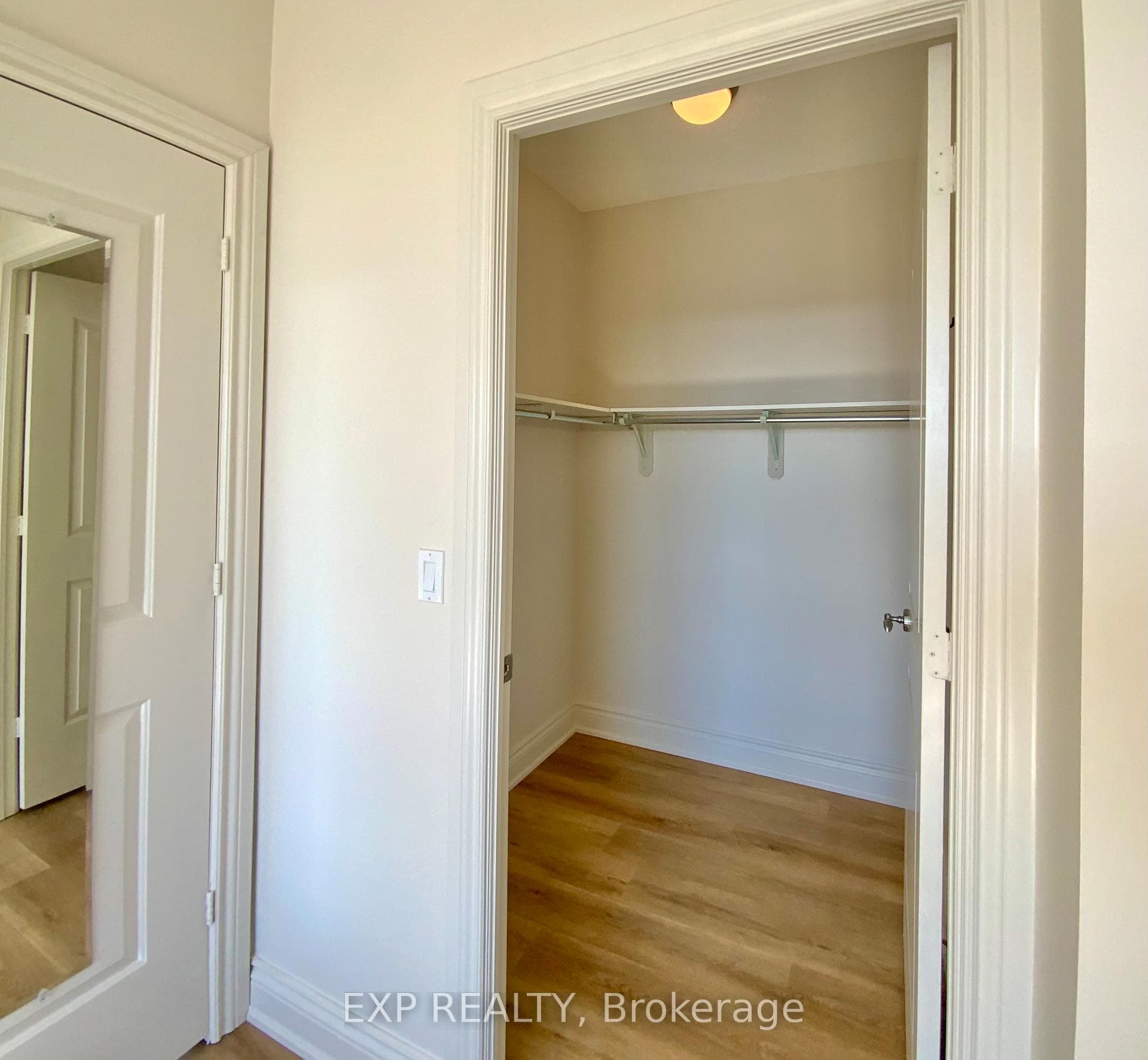 1665 The Collegeway N/A Unit 1604 photo 21