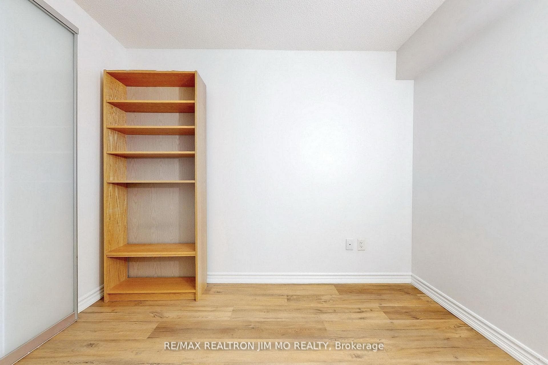 386 Yonge Street Unit 2508 photo 24