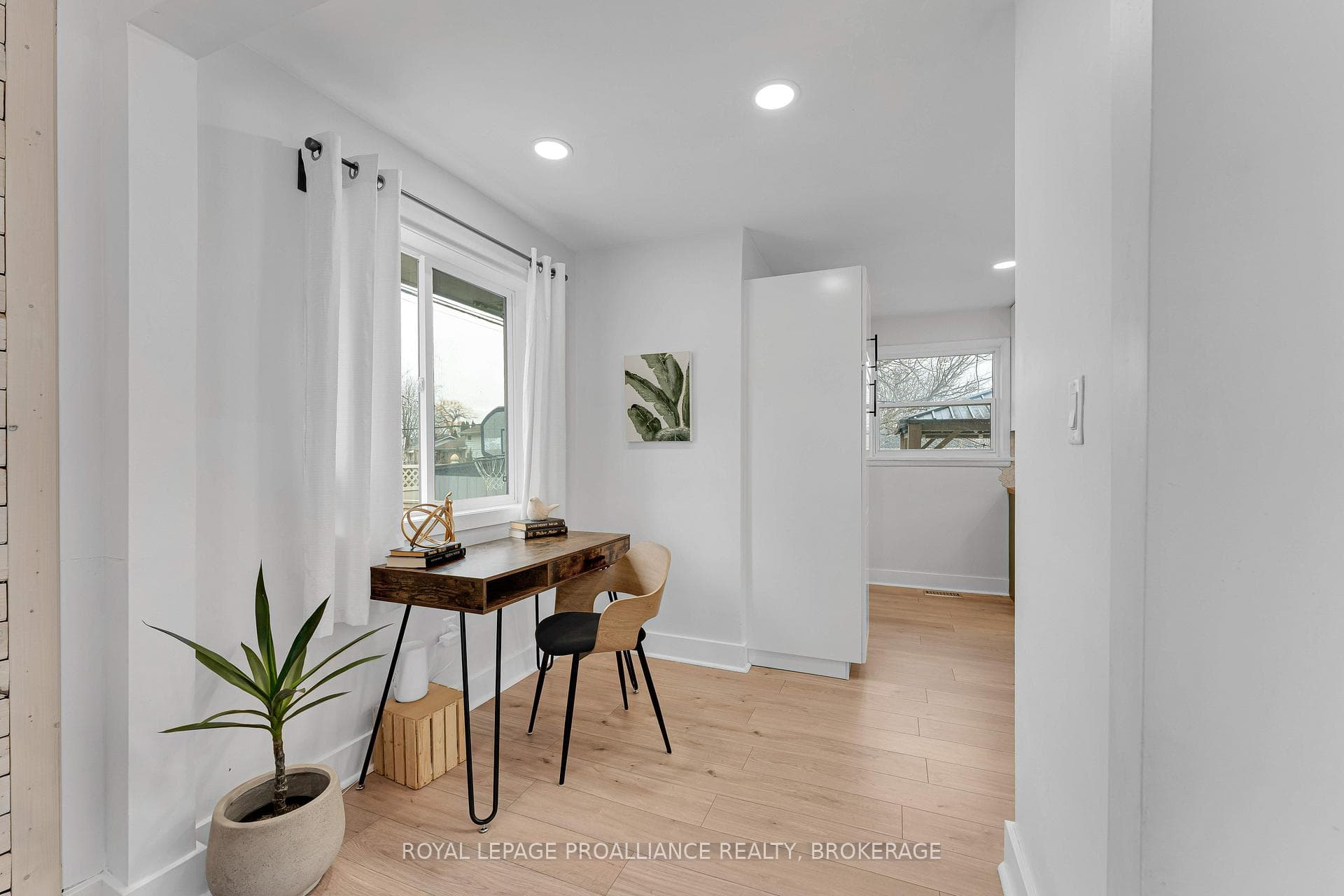 386 McEwen Drive photo 11