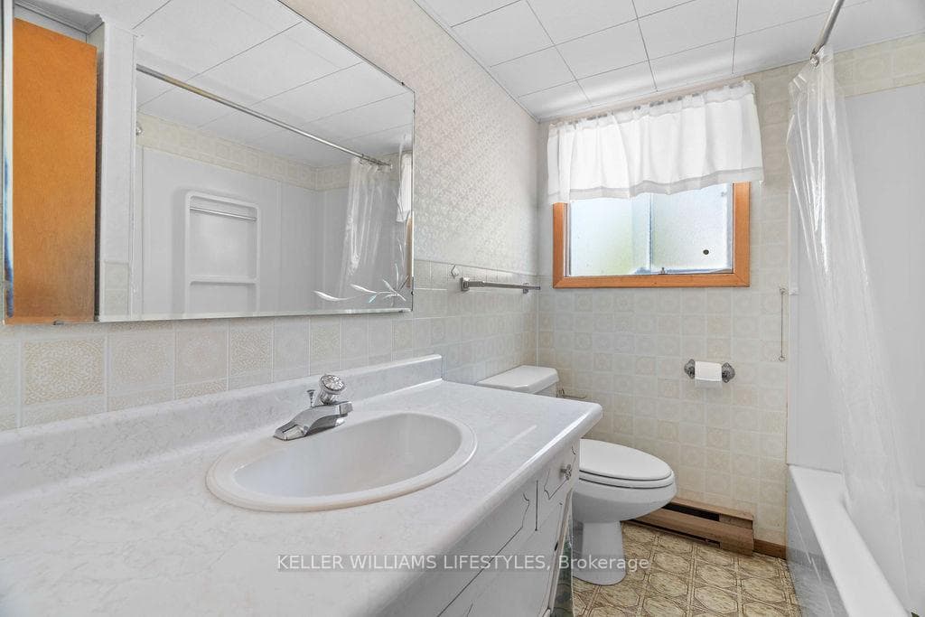 7403 SANDERSON Road photo 15