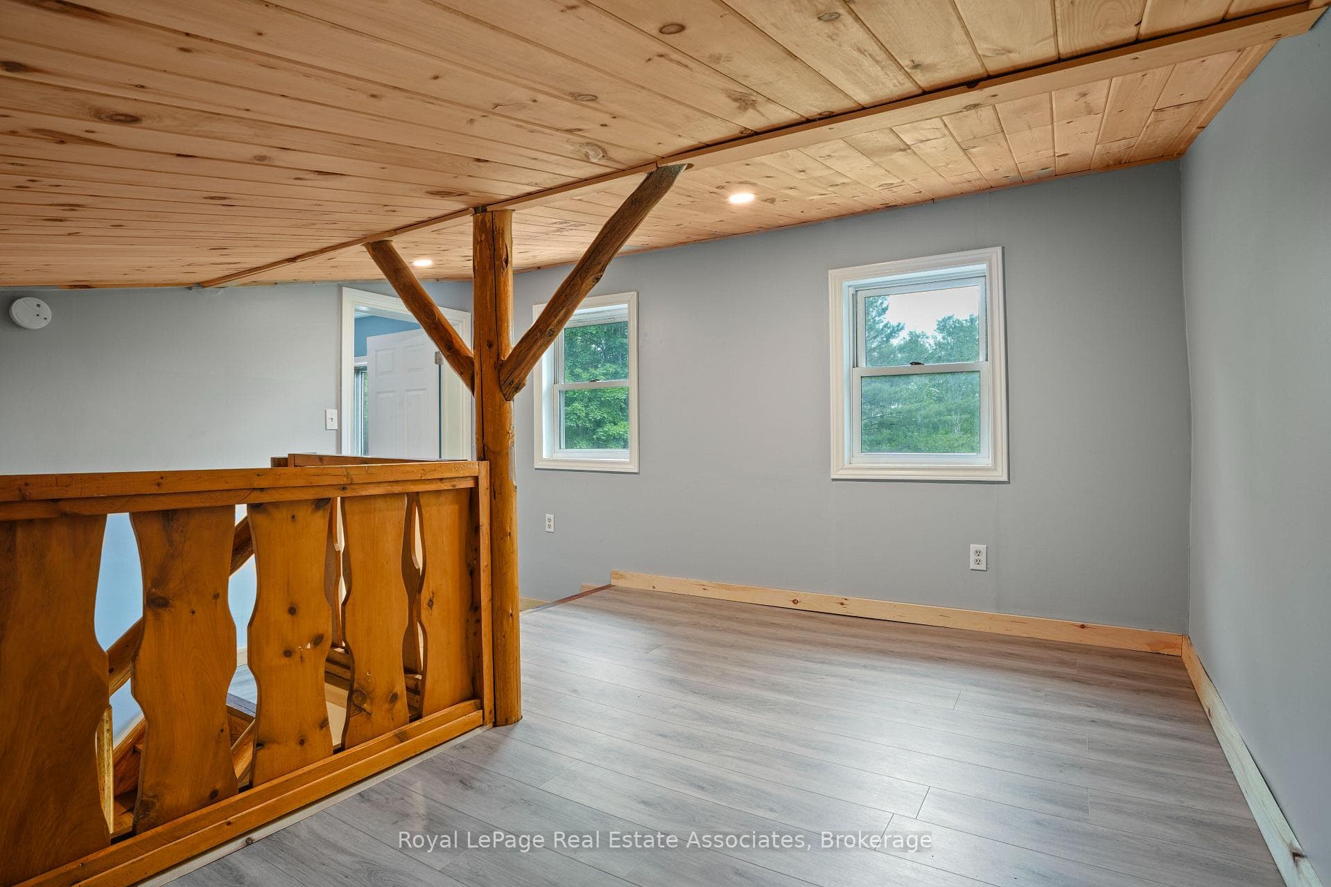 Loft Den