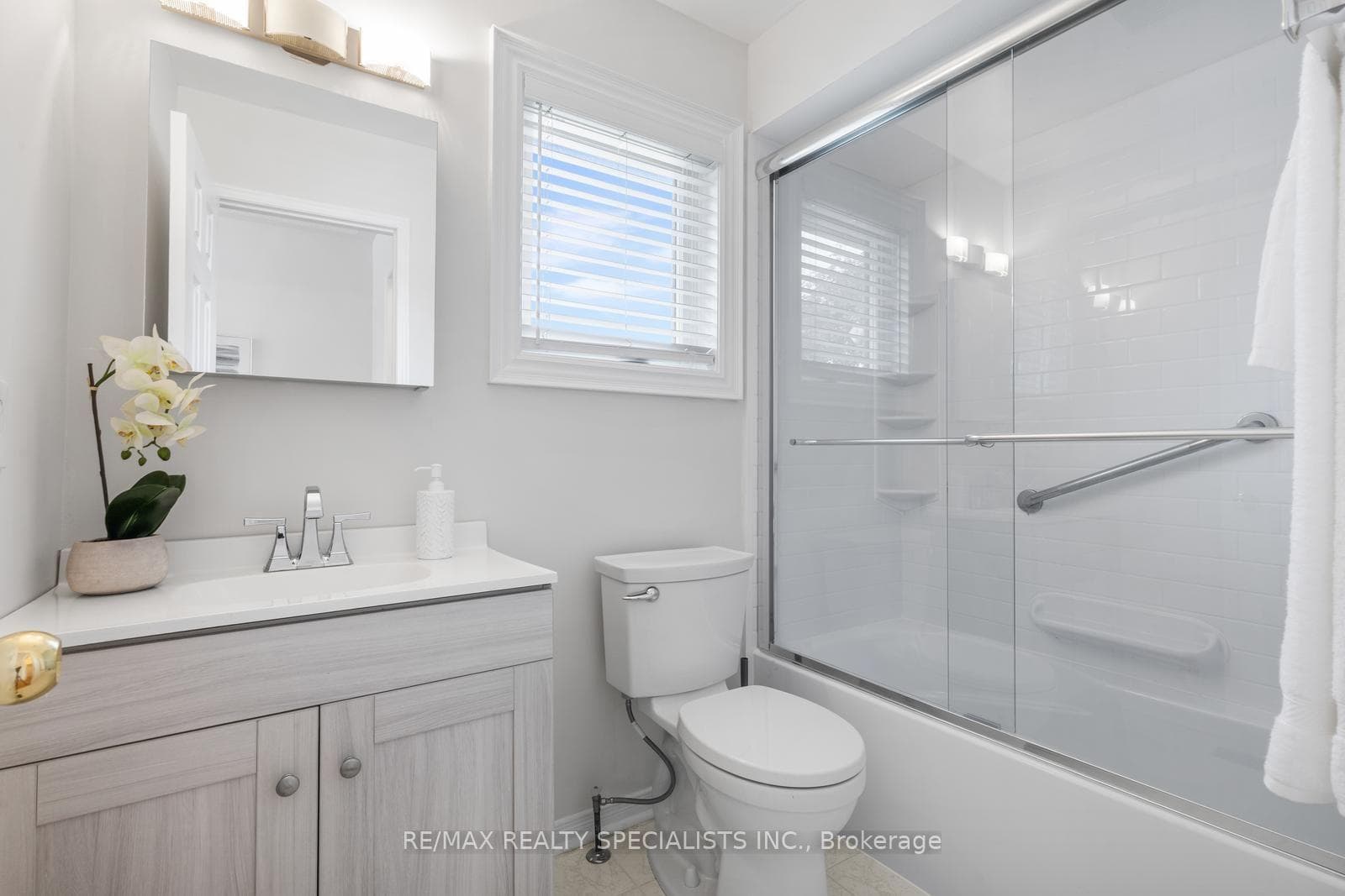 3879 Periwinkle Crescent photo 22