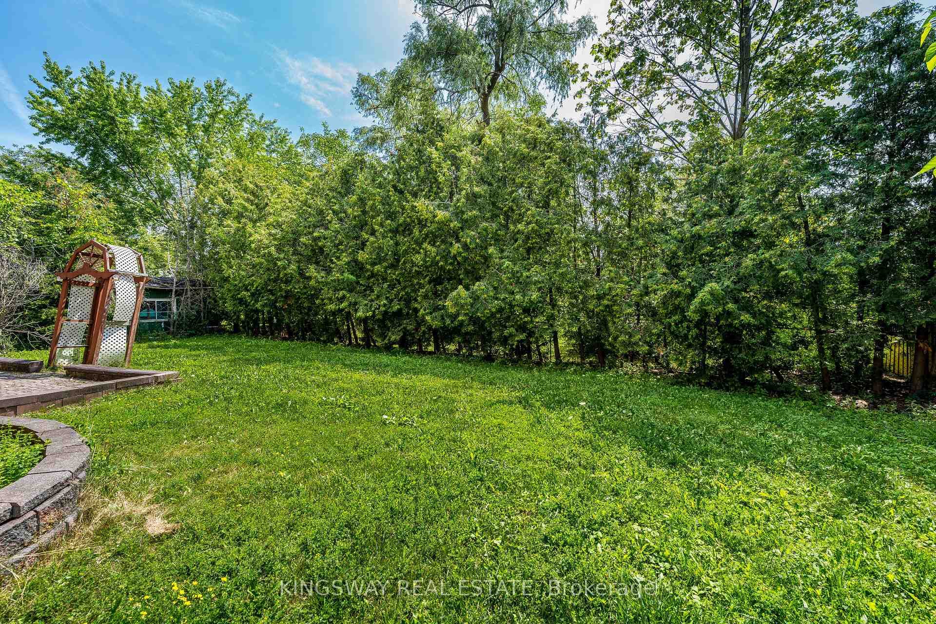 5969 RAYSHAW Crescent photo 44
