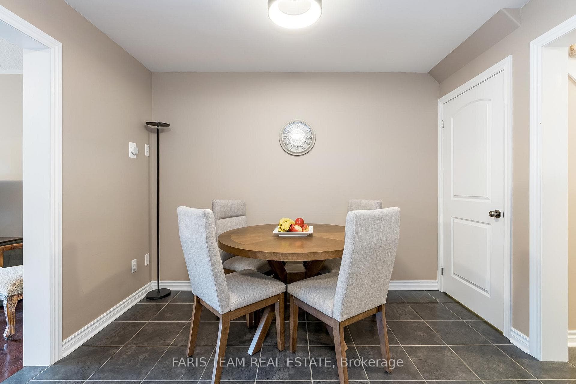 165 Banting Crescent photo 6