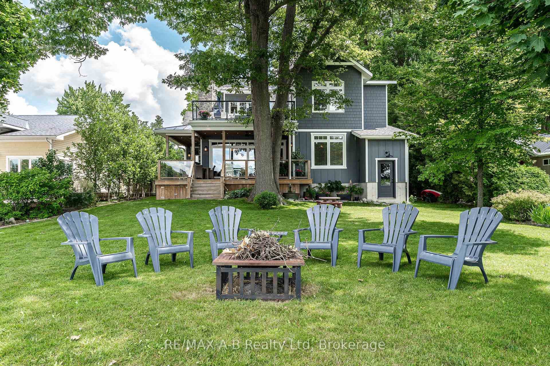 281 Mank Street photo 37
