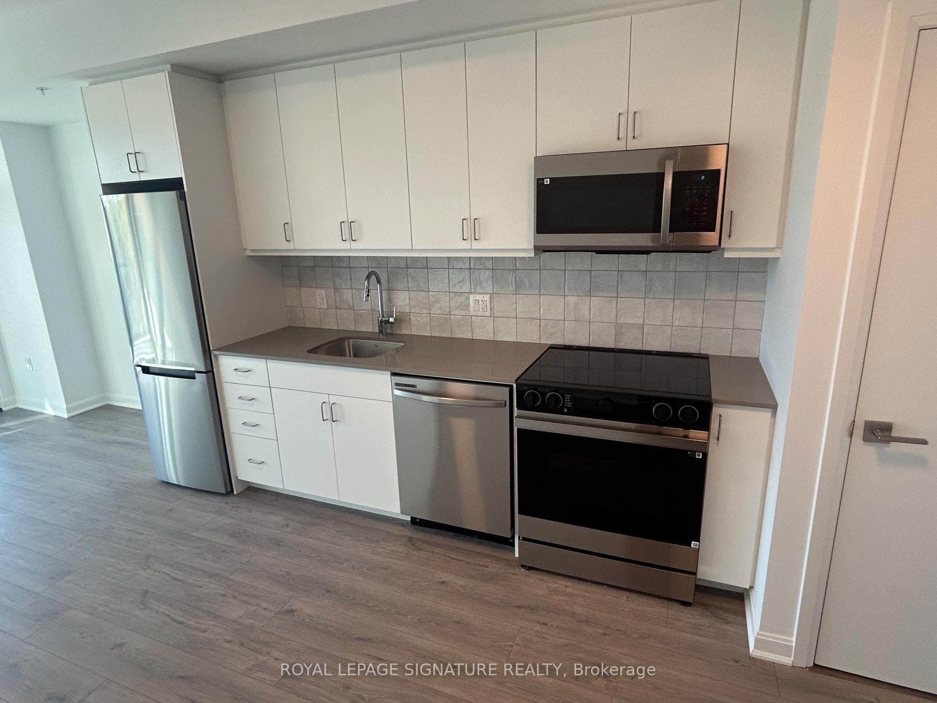 223 Princess Street Unit 413 photo 5