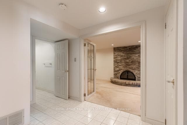 1224 Richards Crescent photo 20