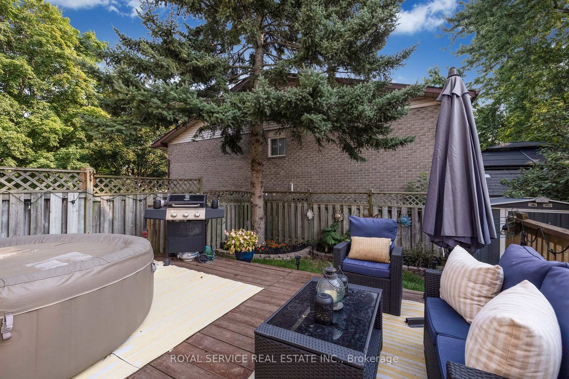 BBQ & Entertainers Deck