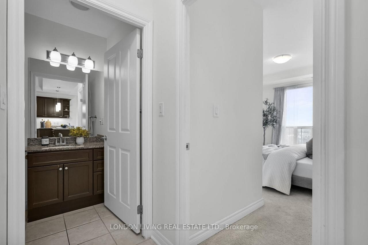 1030 Coronation Drive Unit 1405 photo 33