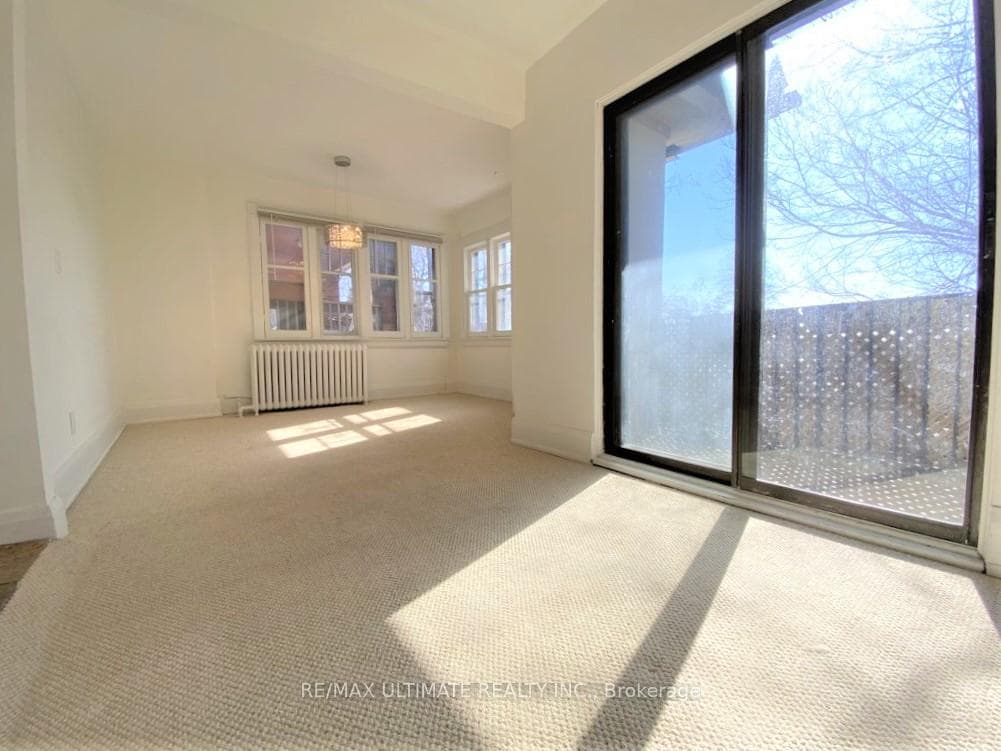 533 Kingston Road photo 40