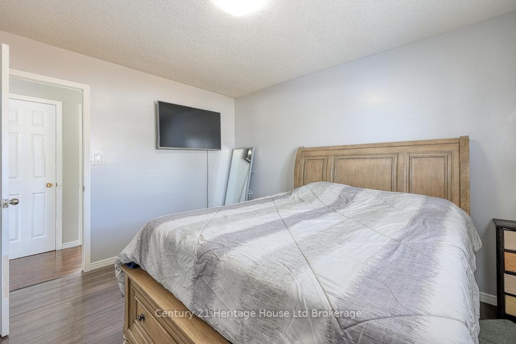 2 Chippewa Avenue photo 9