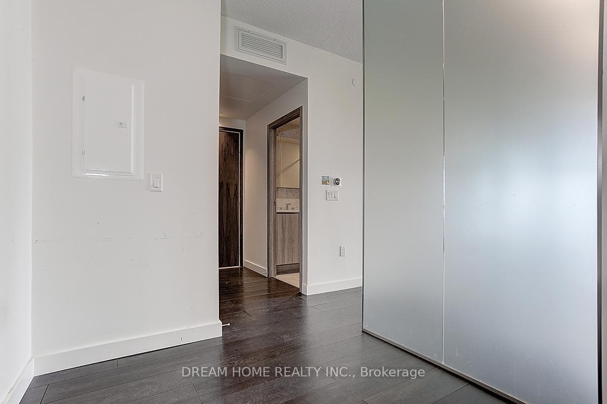 95 Mcmahon Drive Unit 2107 photo 15