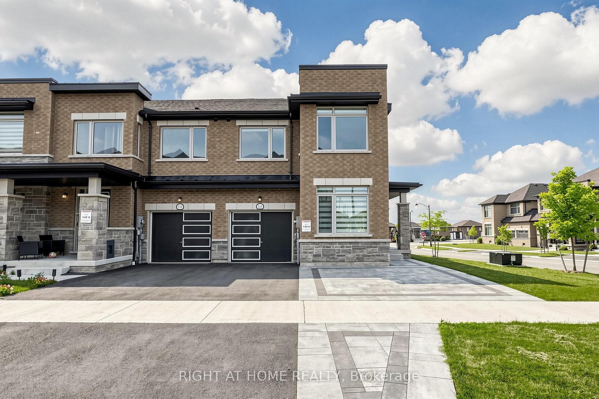 2046 Cameron Lott Crescent photo 3