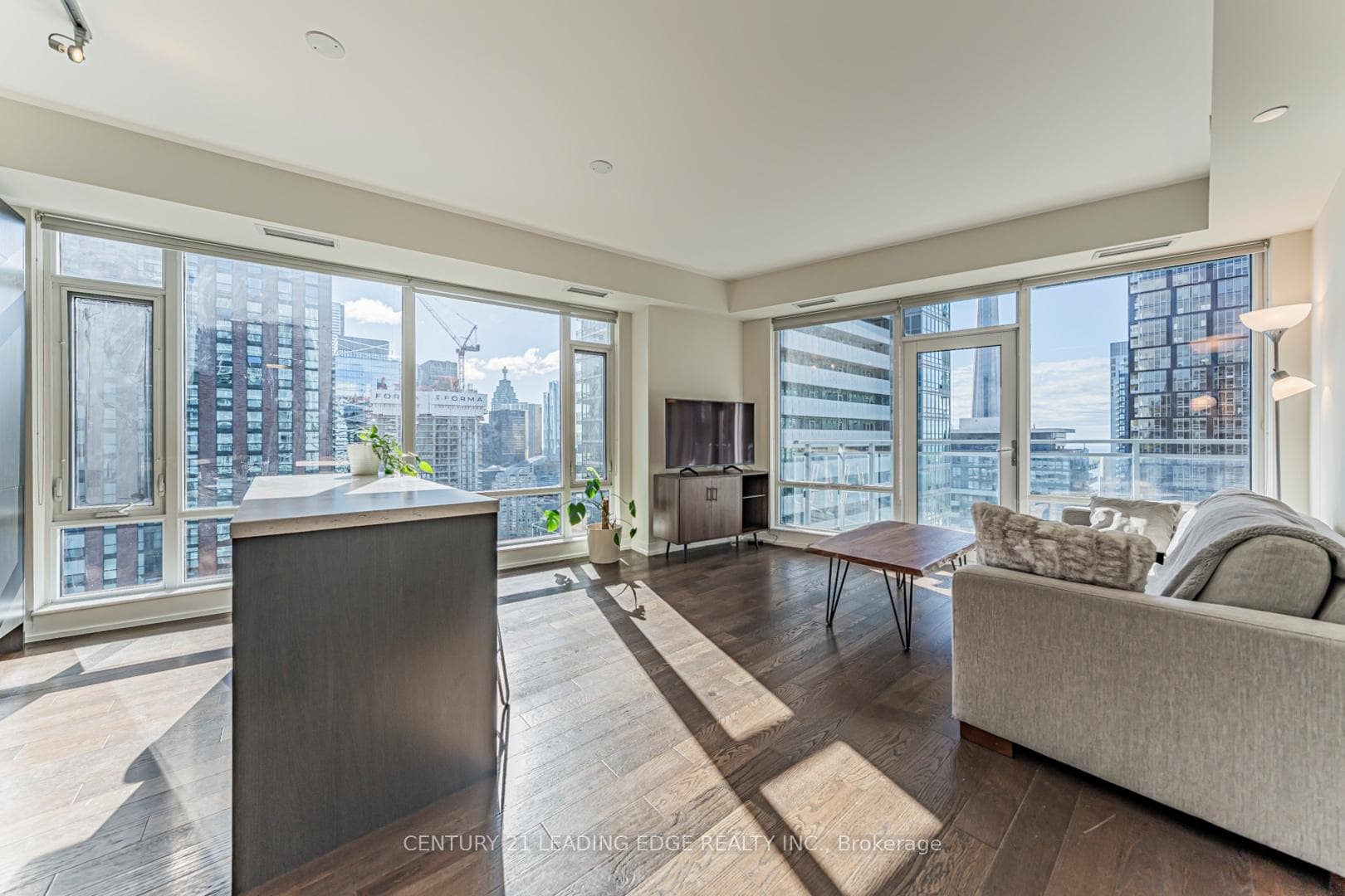 21 Widmer Street Unit 3309 photo 15
