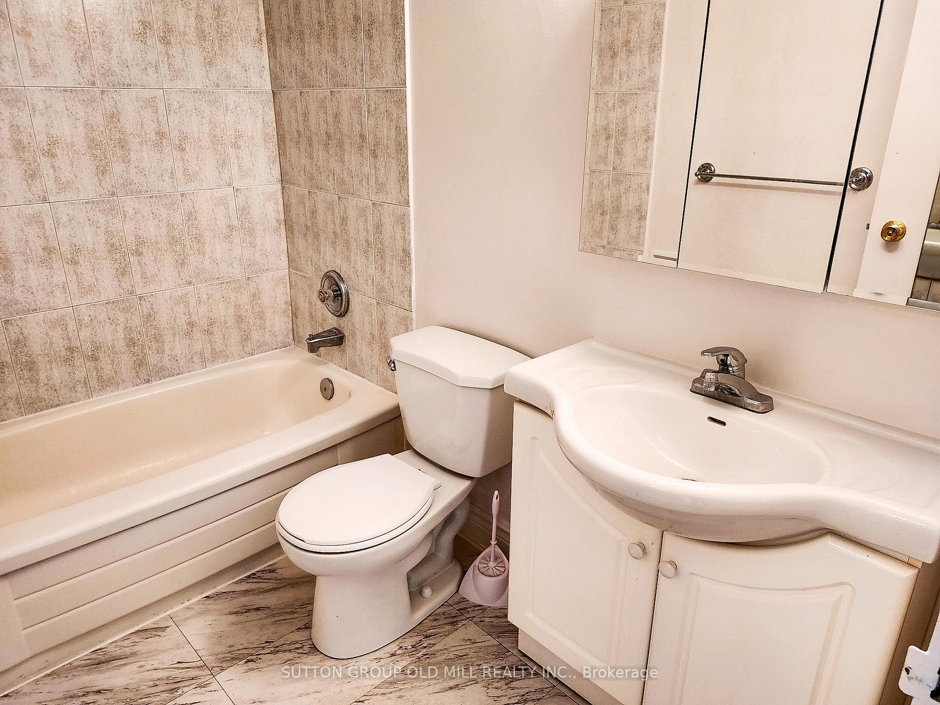 Primary 4-pc Bath