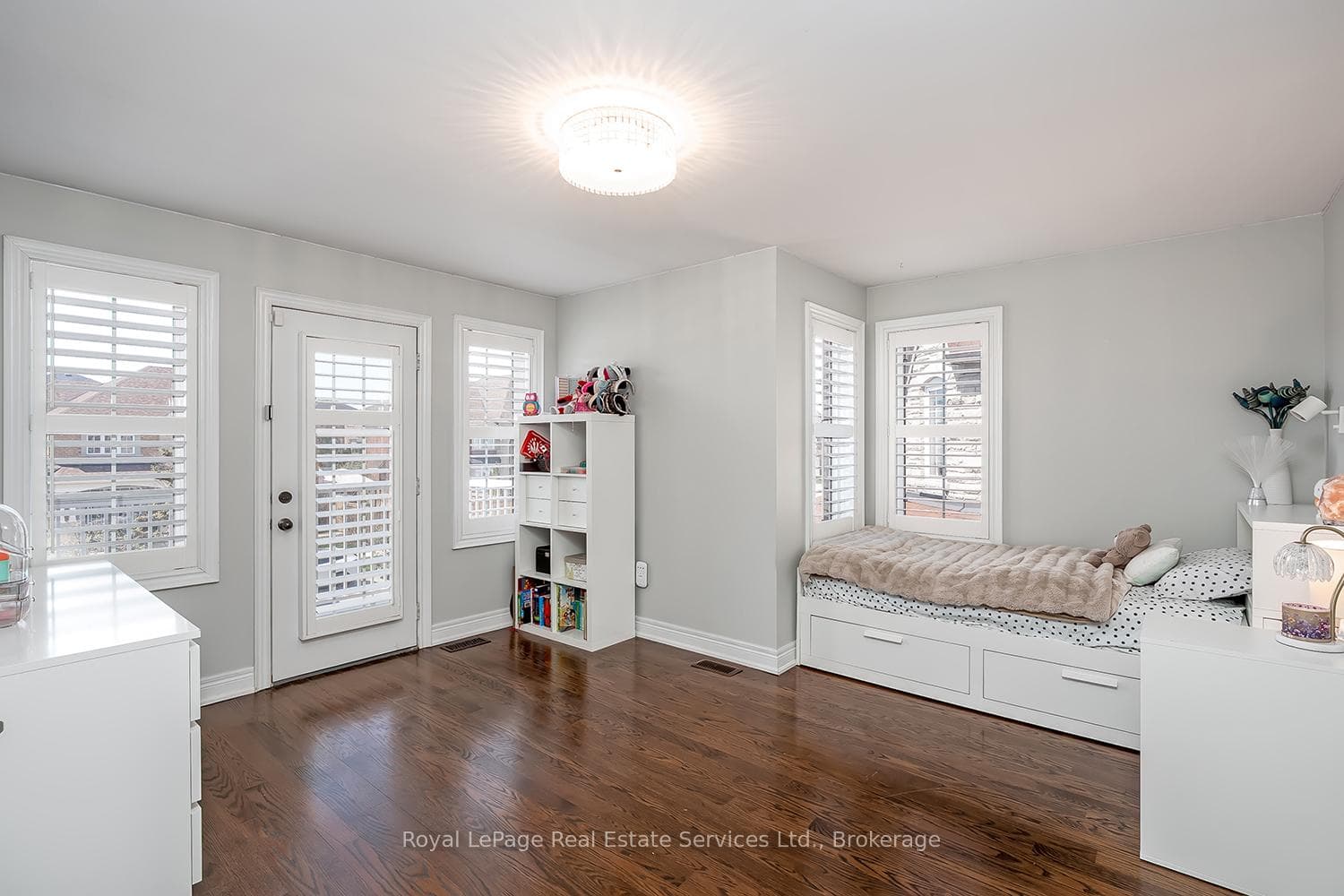 5447 Freshwater Drive photo 32