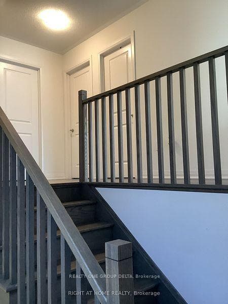14 Hughes Lane photo 10