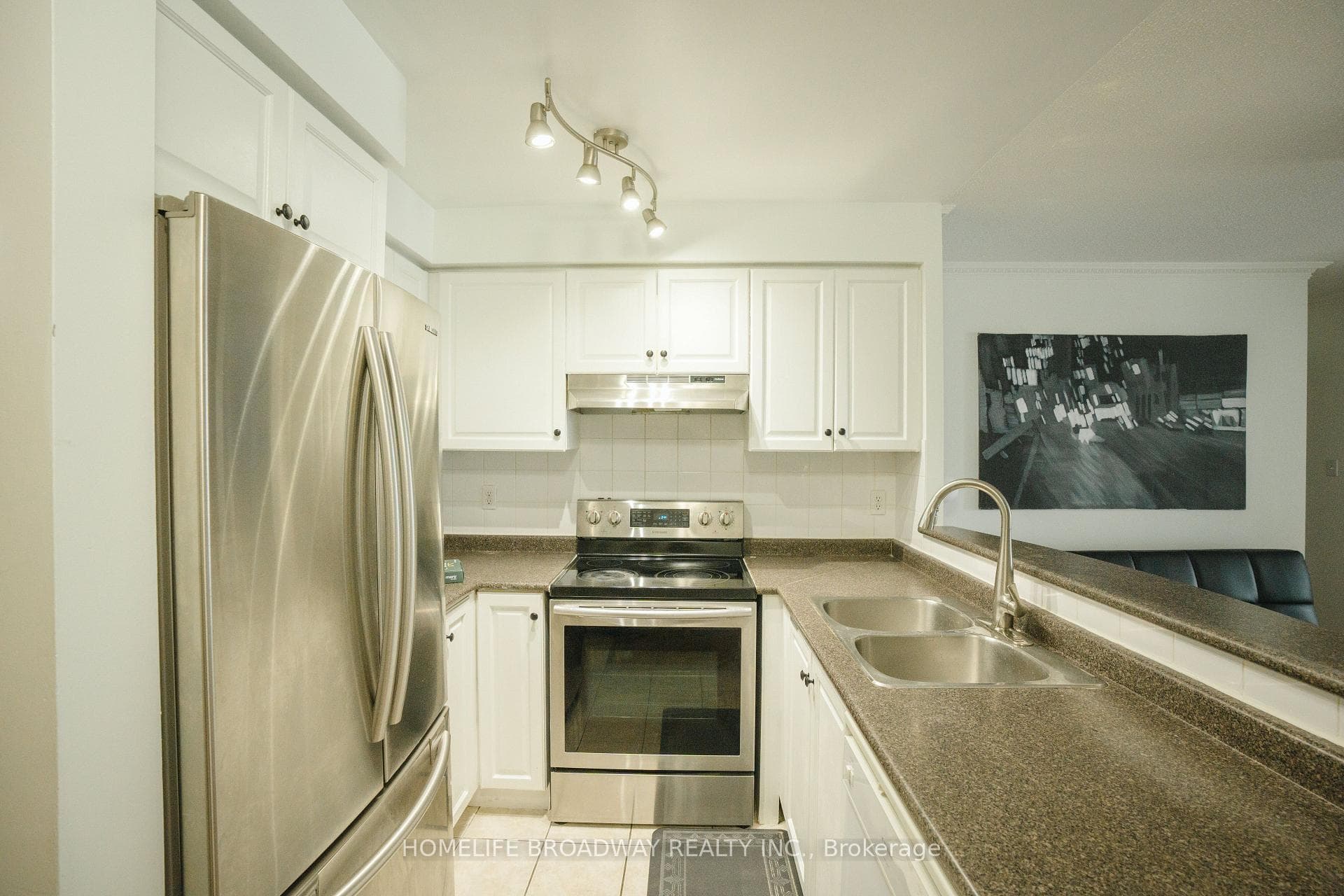 7 Lorraine Drive Unit 802 photo 6
