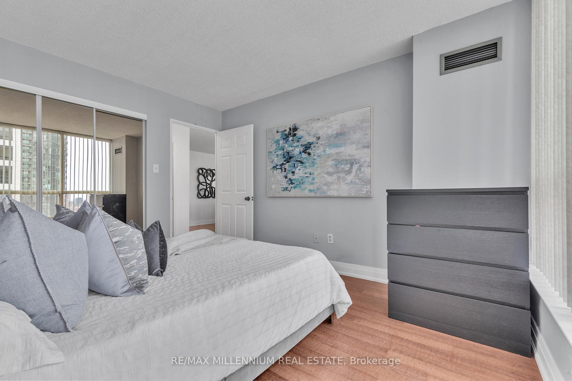 55 Elm Drive Unit 1211 photo 23