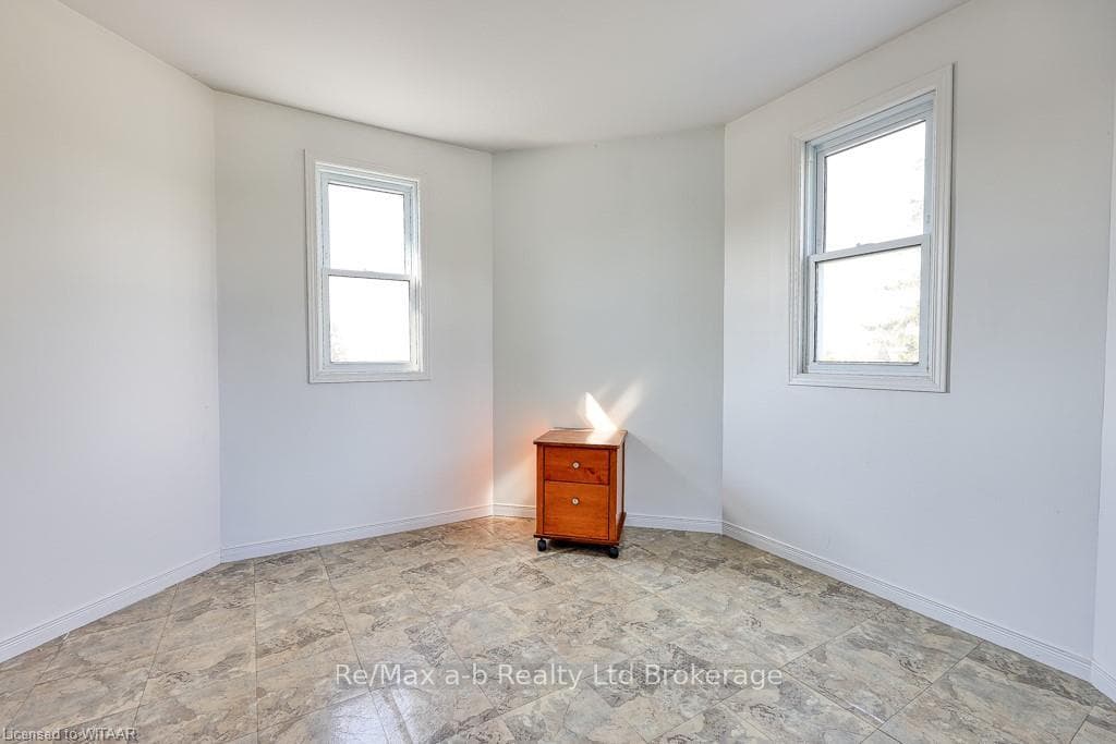 87 CLARK Road photo 29