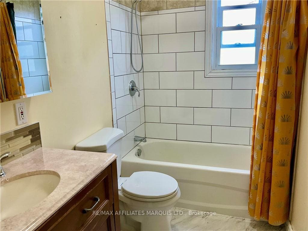 6 BELLAMY Street photo 11