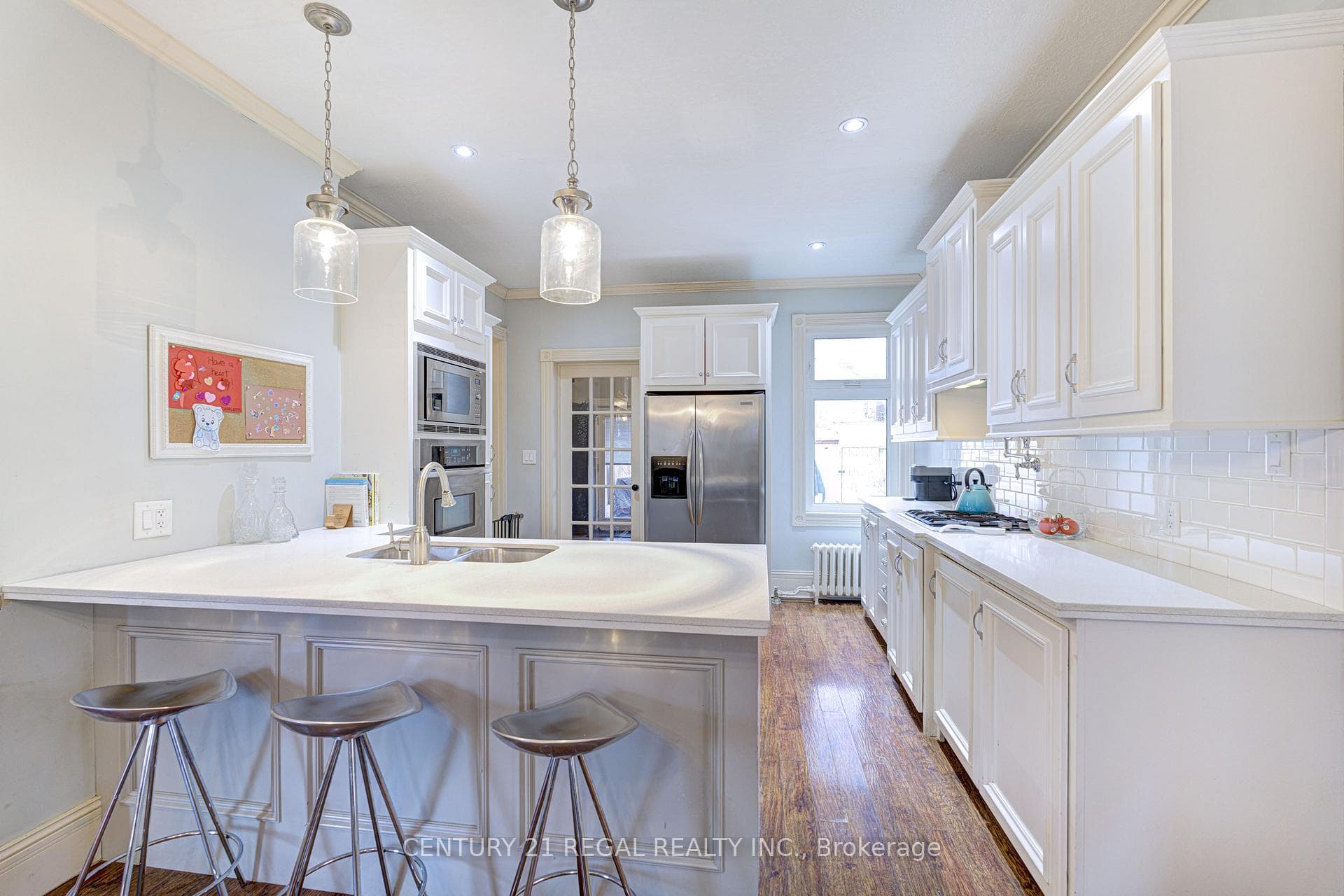 109 Victoria Avenue photo 2