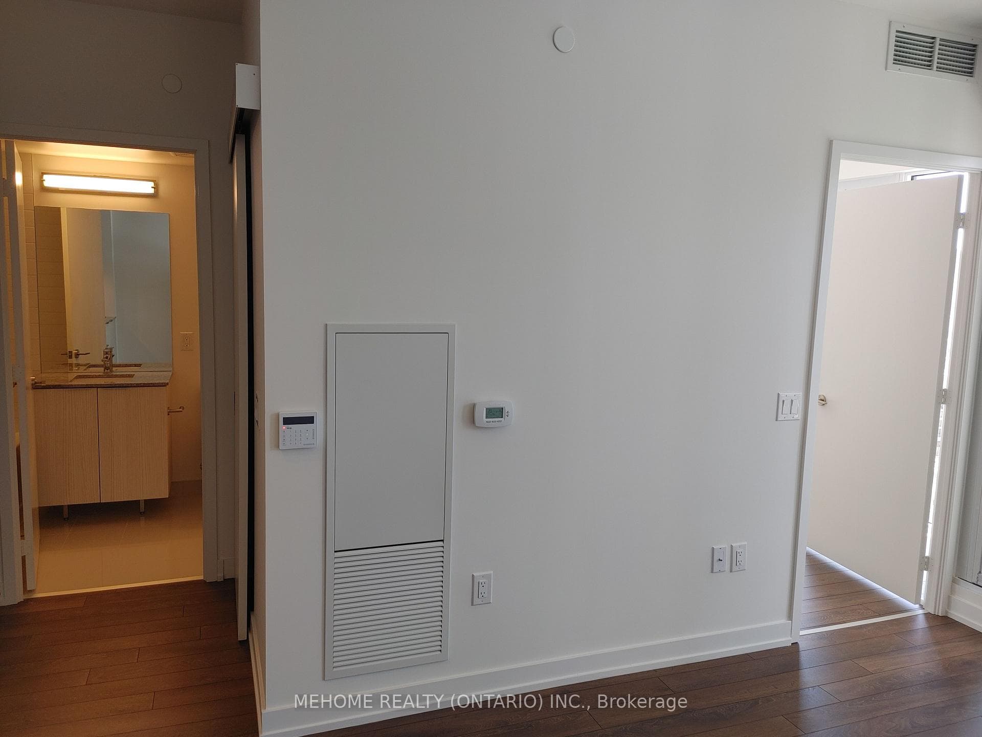 158 Front Street Unit 1516 photo 5