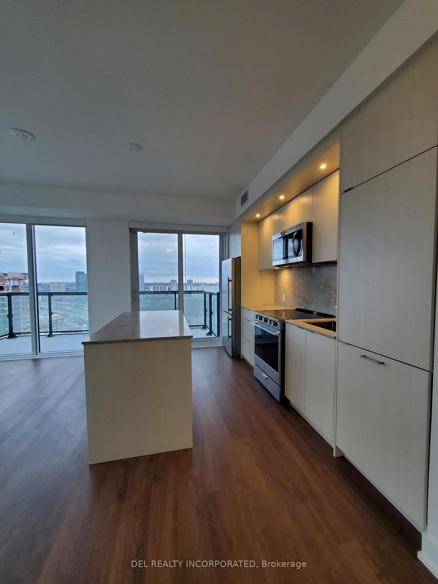 30 Inn On The Park Drive Unit 2104 photo 4