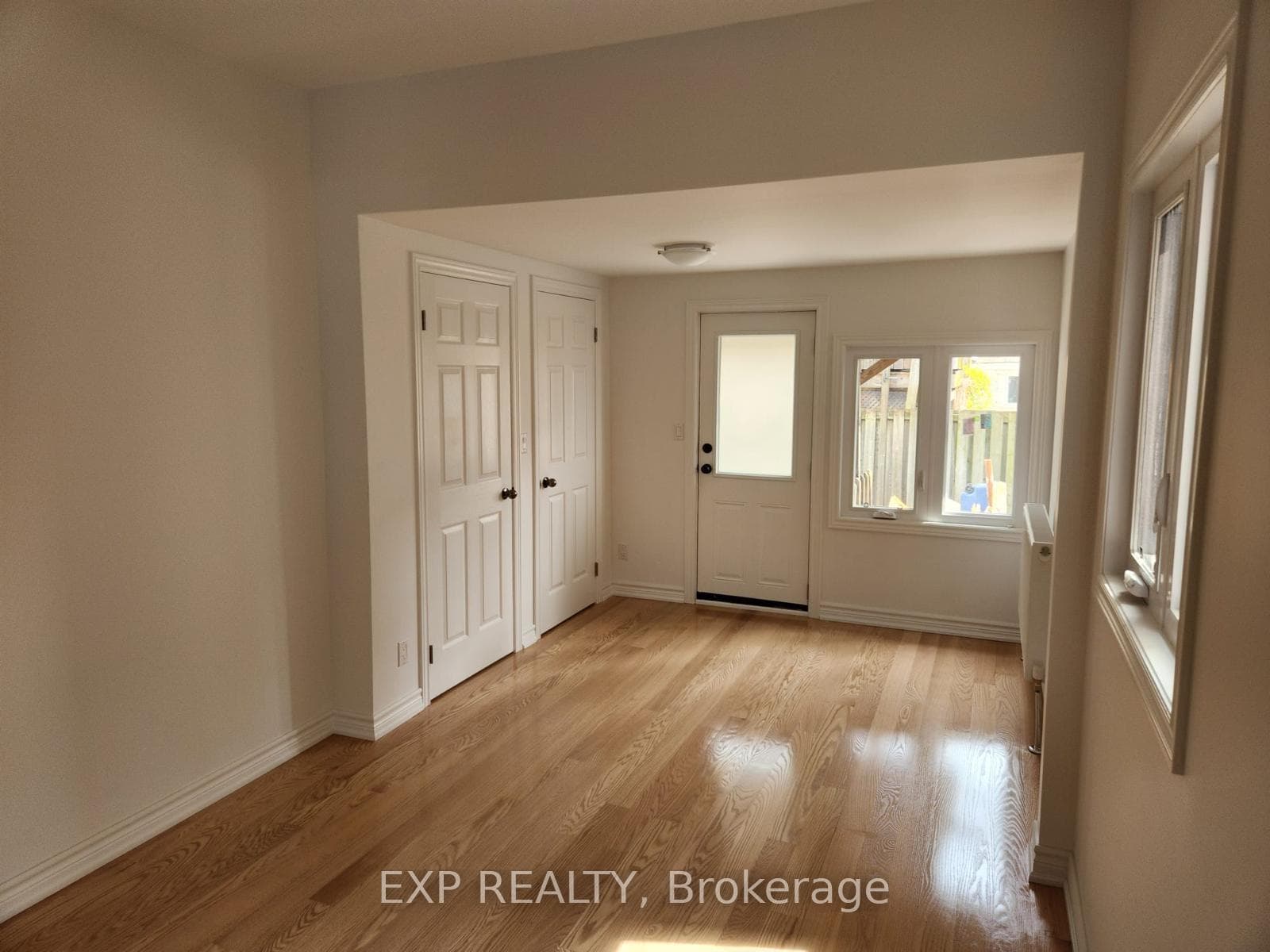 789 Pape Avenue photo 3