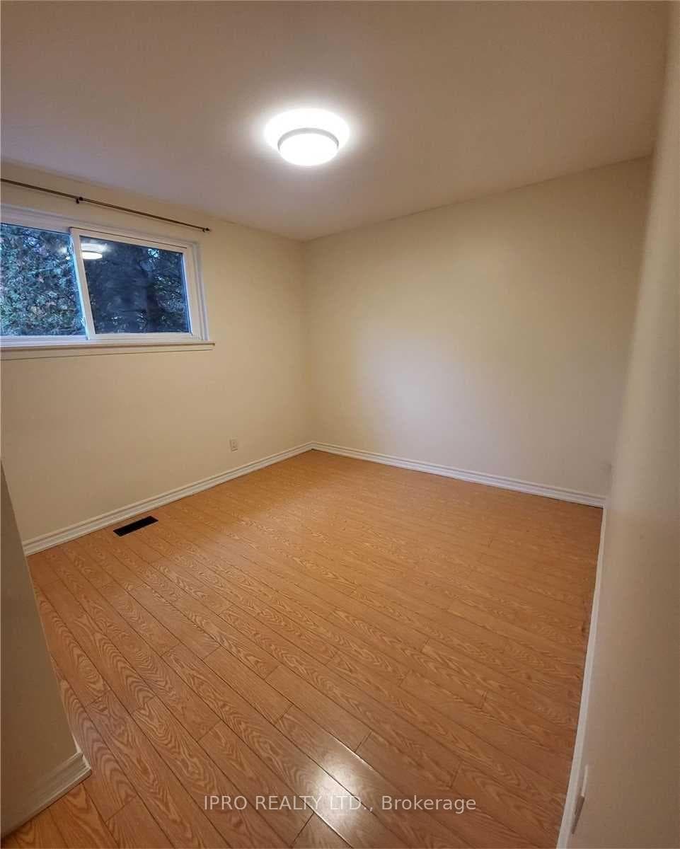 3250 The Credit Woodlands N/A Unit 16 photo 5