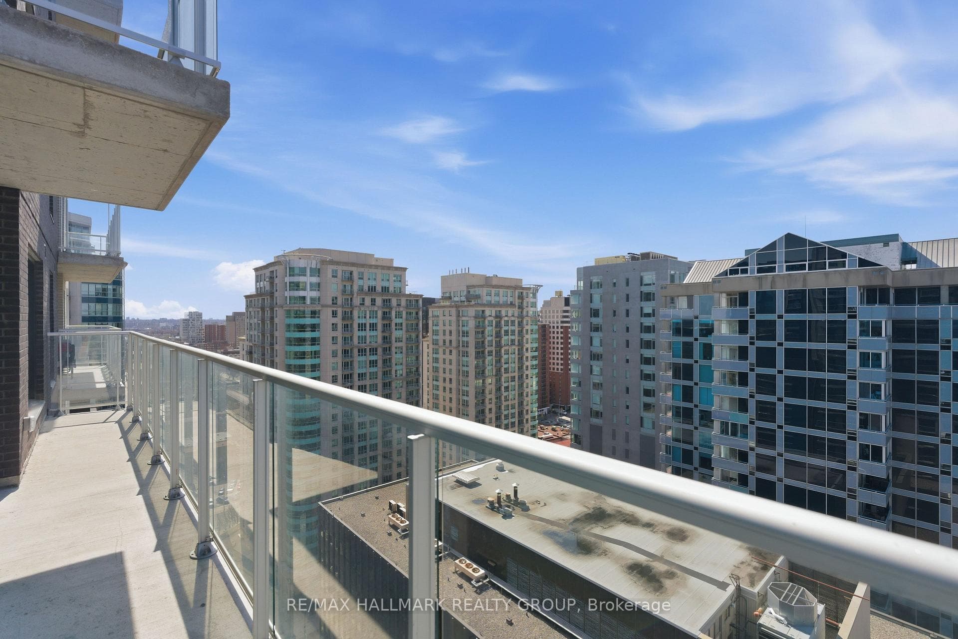 180 George Street Unit 2202 photo 22
