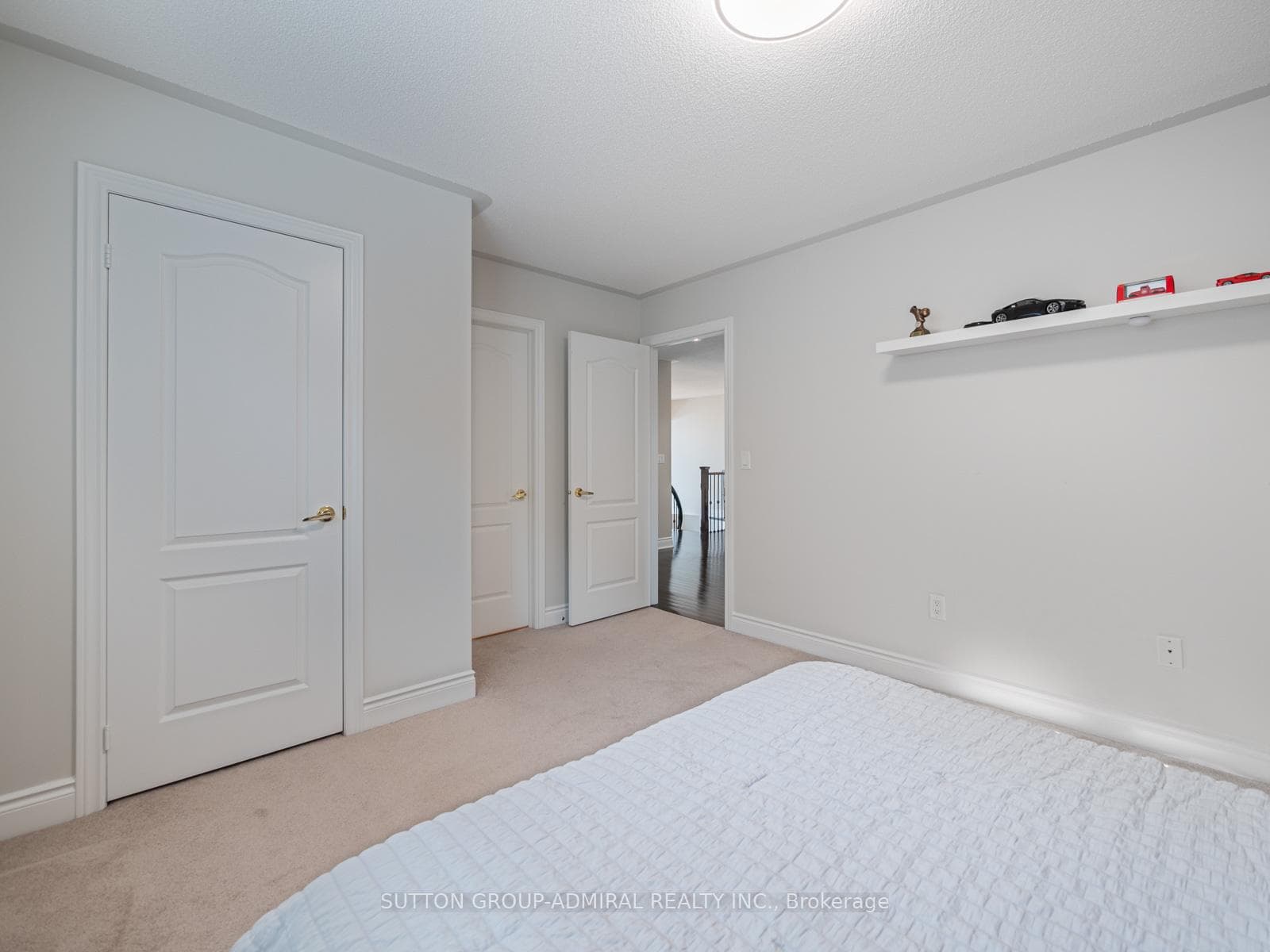109 Highmark Drive photo 25