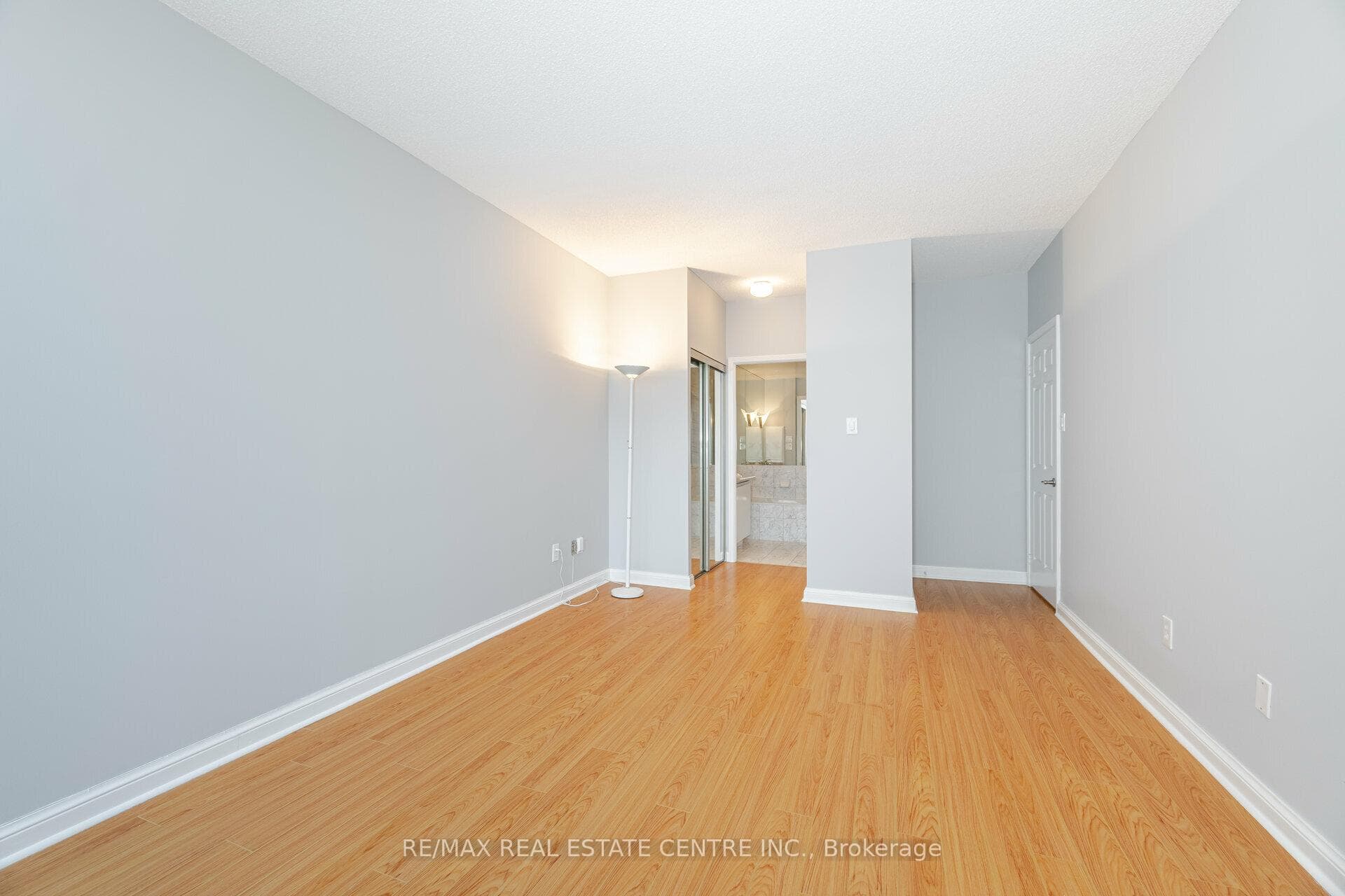 22 Hanover Road Unit PH 2502 photo 19