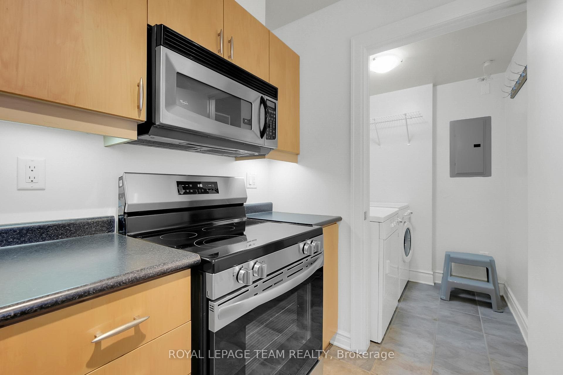 85 Bronson Avenue Unit 1002 photo 9