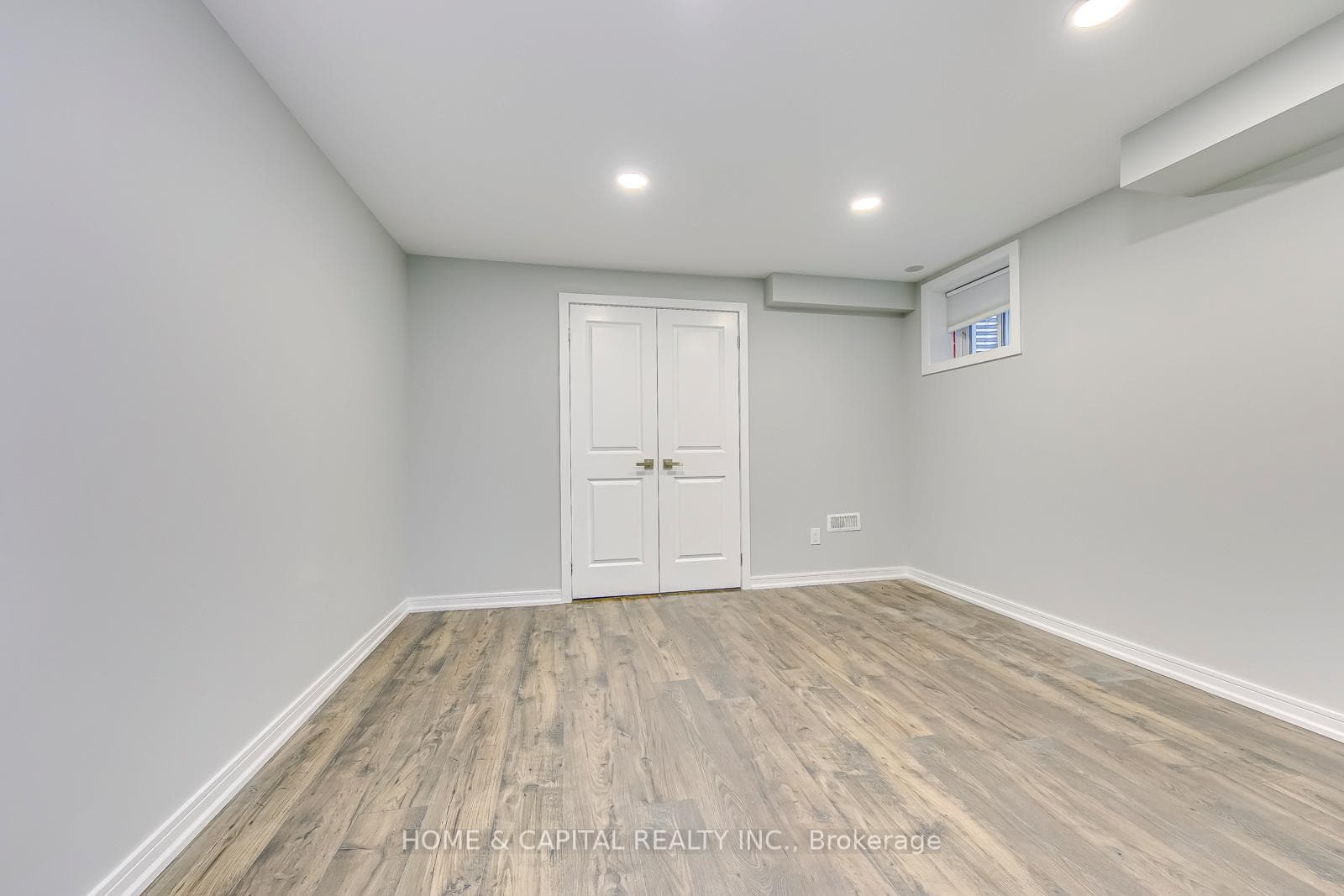 689 Gervais- Lower Level Terrace photo 10