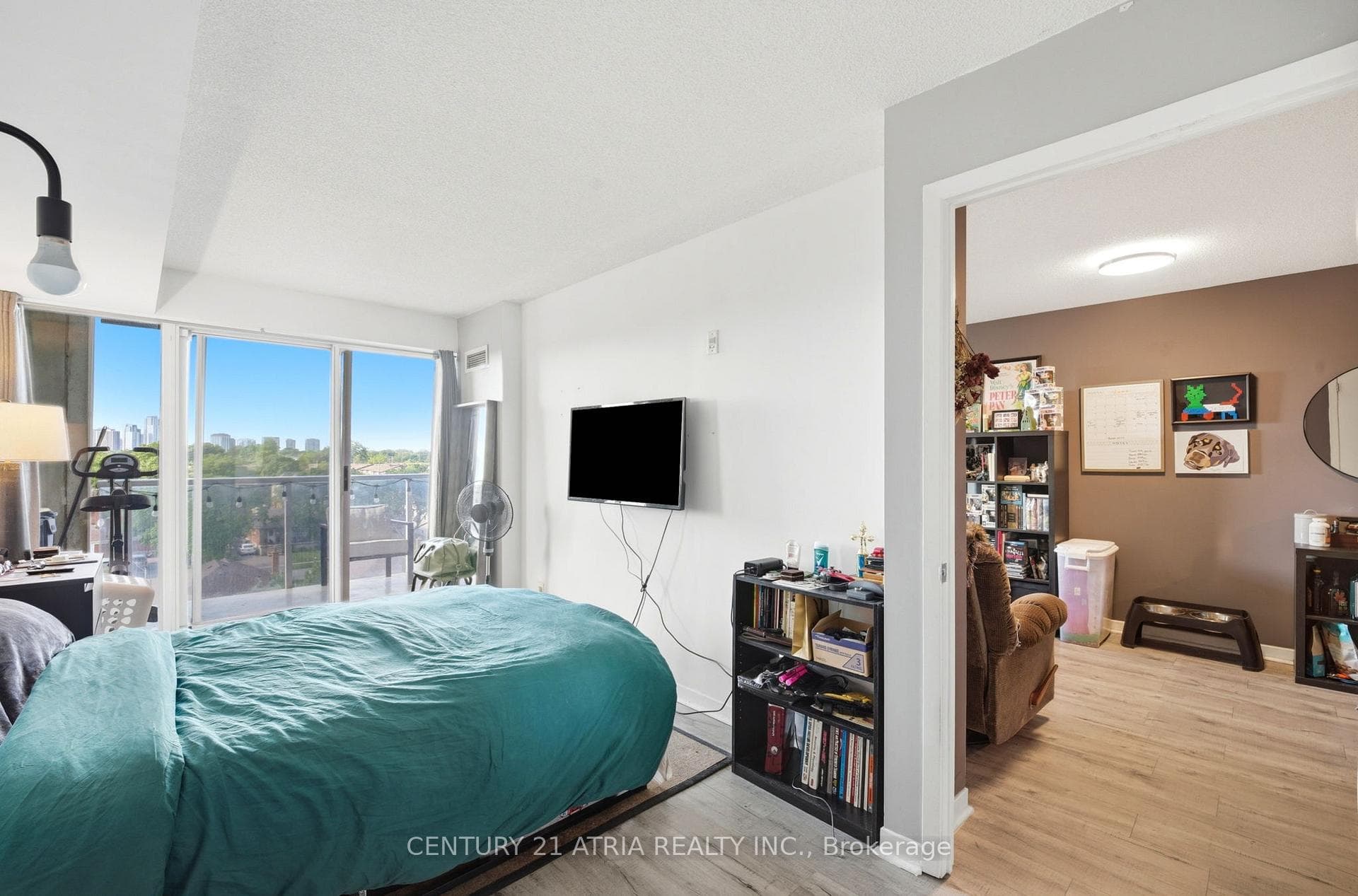 1040 The Queensway Avenue Unit 502 photo 15