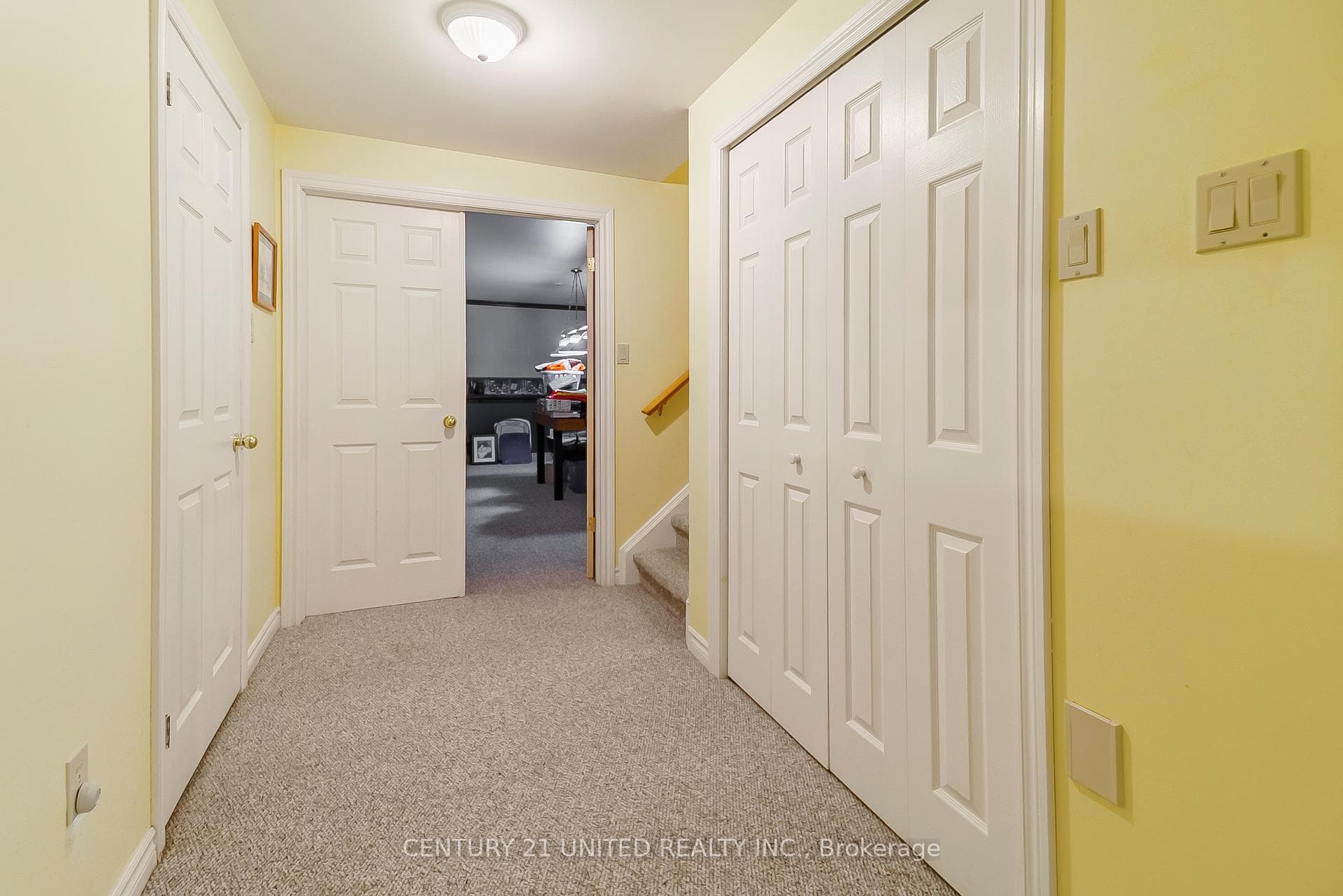 1656 Champlain Drive photo 36