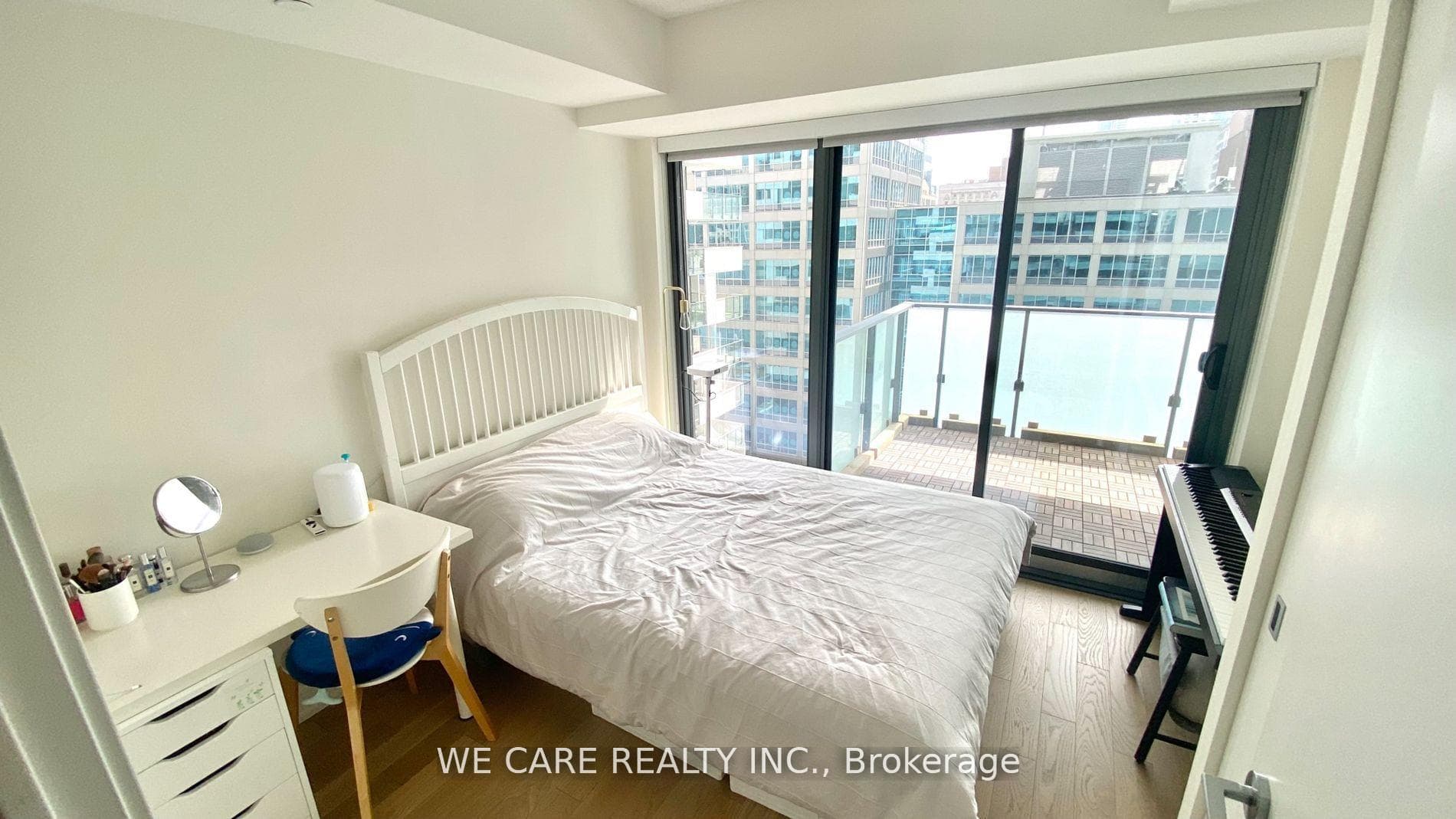 25 Richmond Street Unit 1310 photo 10